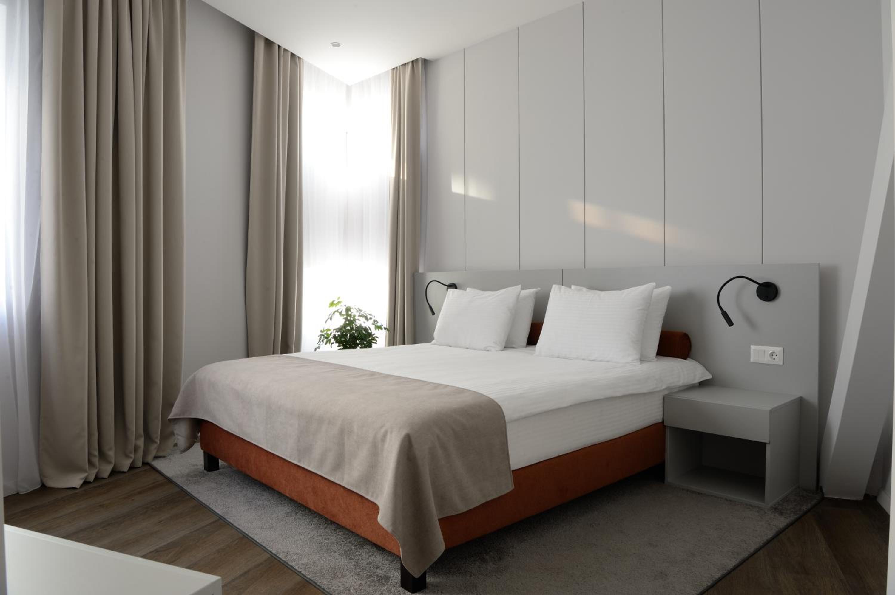 One-Bedroom Suite - Photo 15