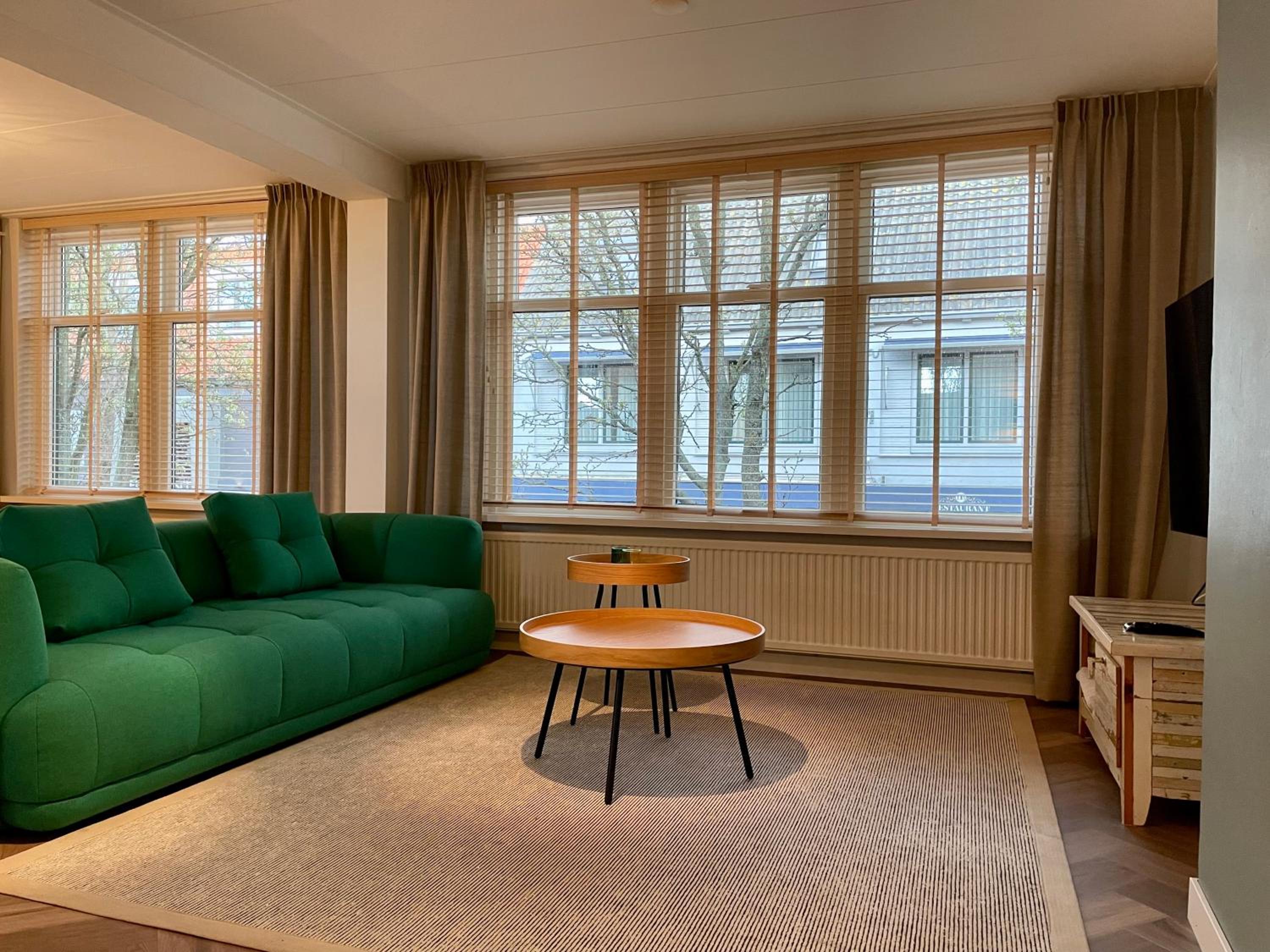 Apartment photo 2