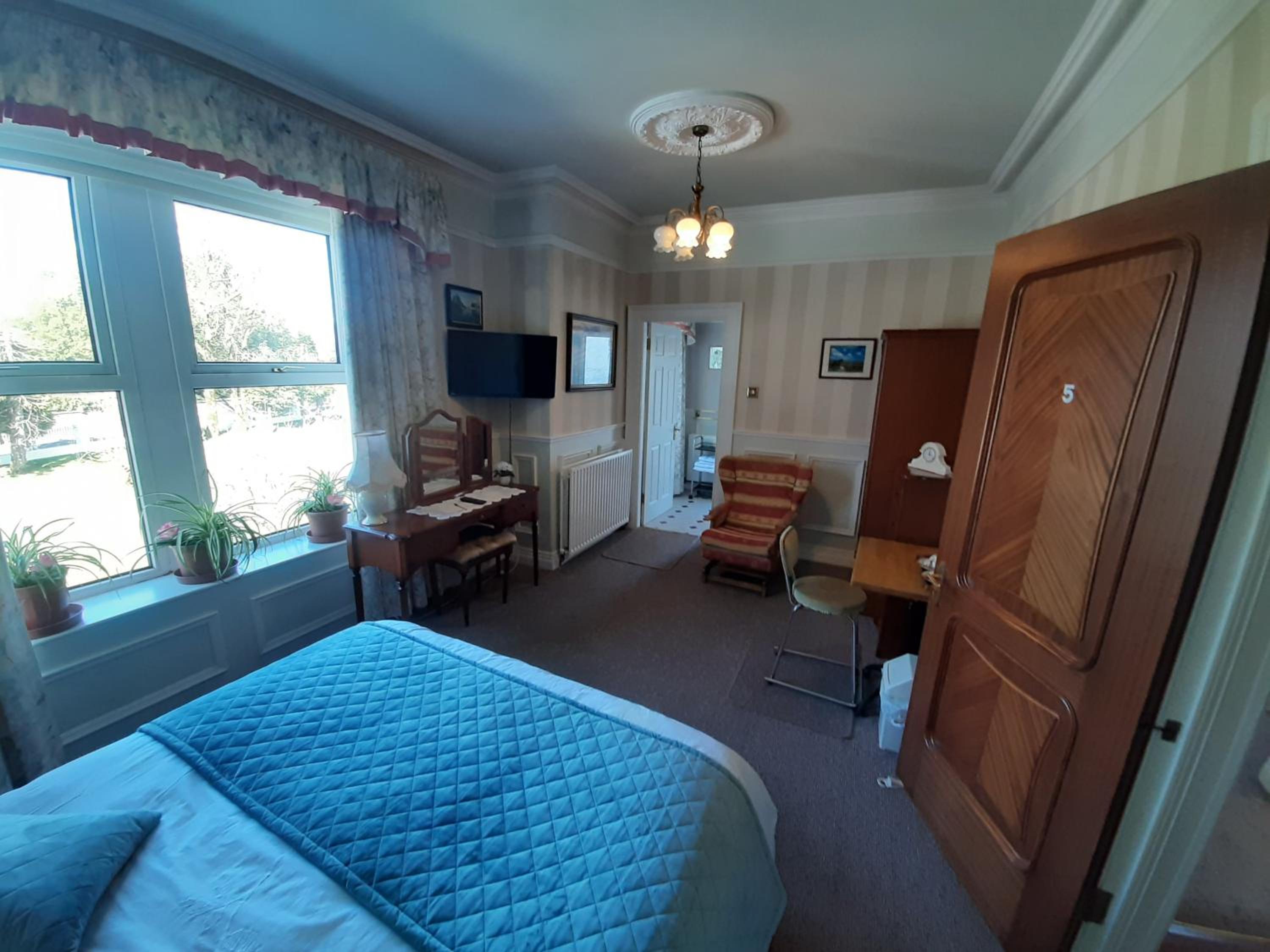 Deluxe Double Room with Balcony photo 2