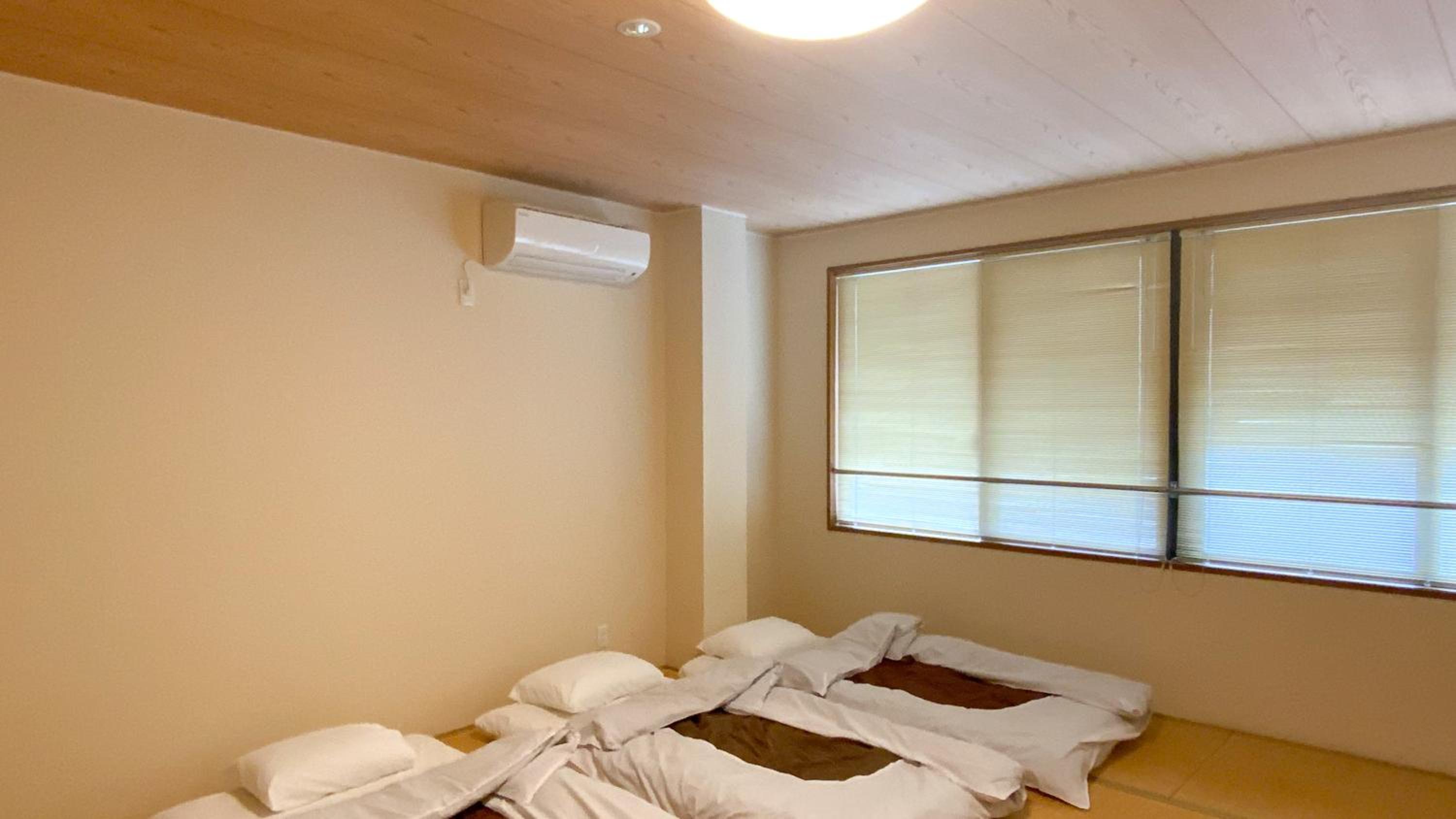 Japanese-Style Deluxe Room with Shared Bathroom photo 2