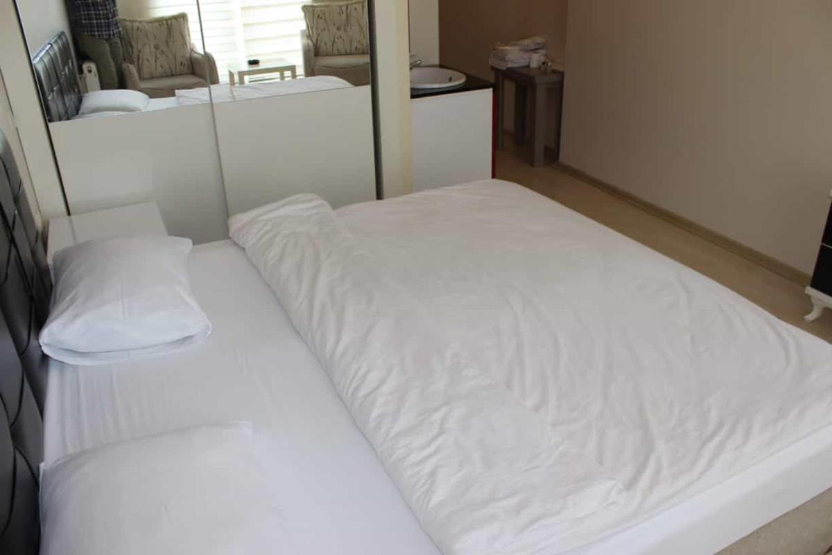 Studio Apartment photo 1