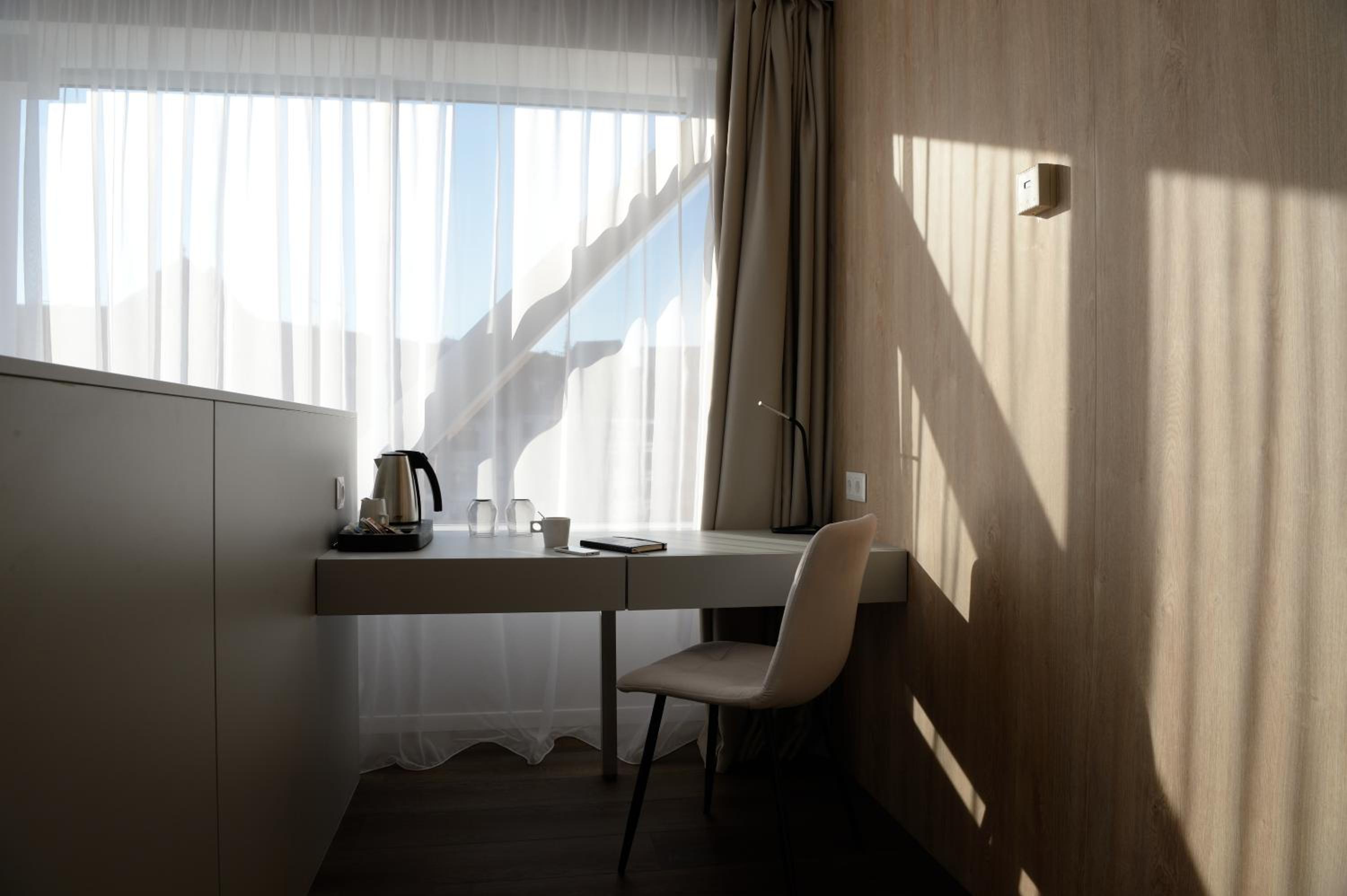 Deluxe Double Room - Photo 14