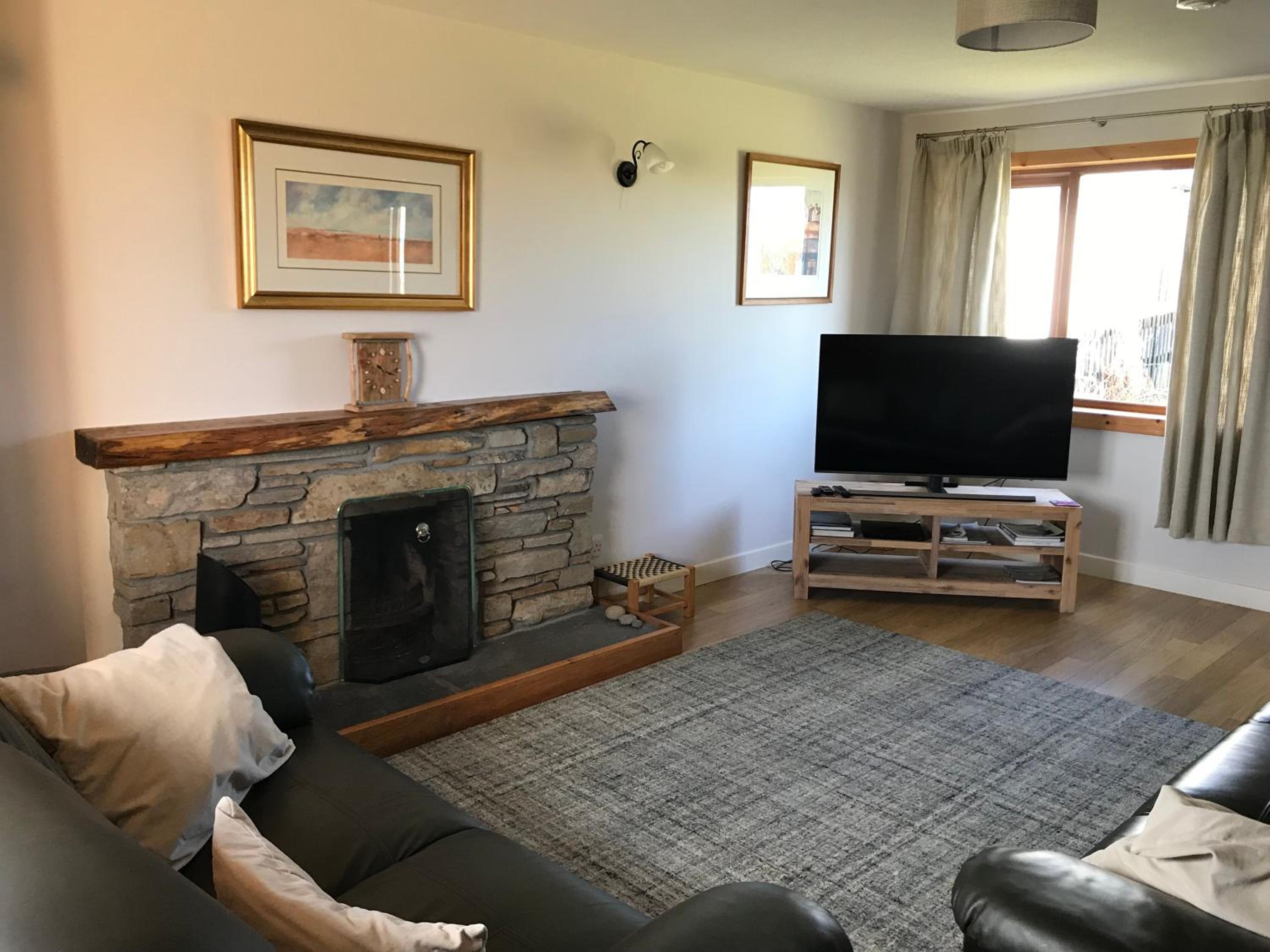 Three-Bedroom House photo 2