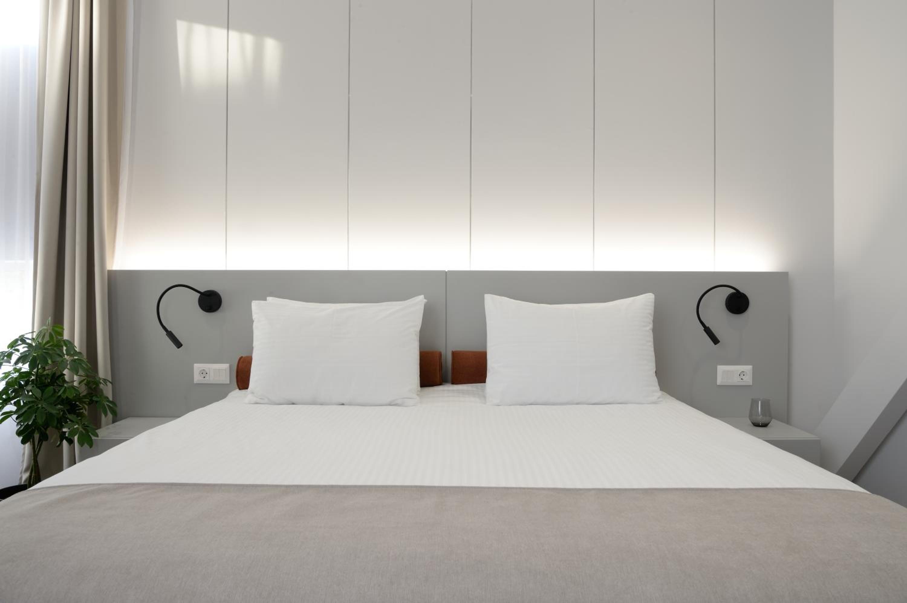 One-Bedroom Suite - Photo 16