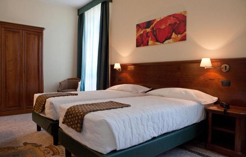 Double or Twin Room photo 3