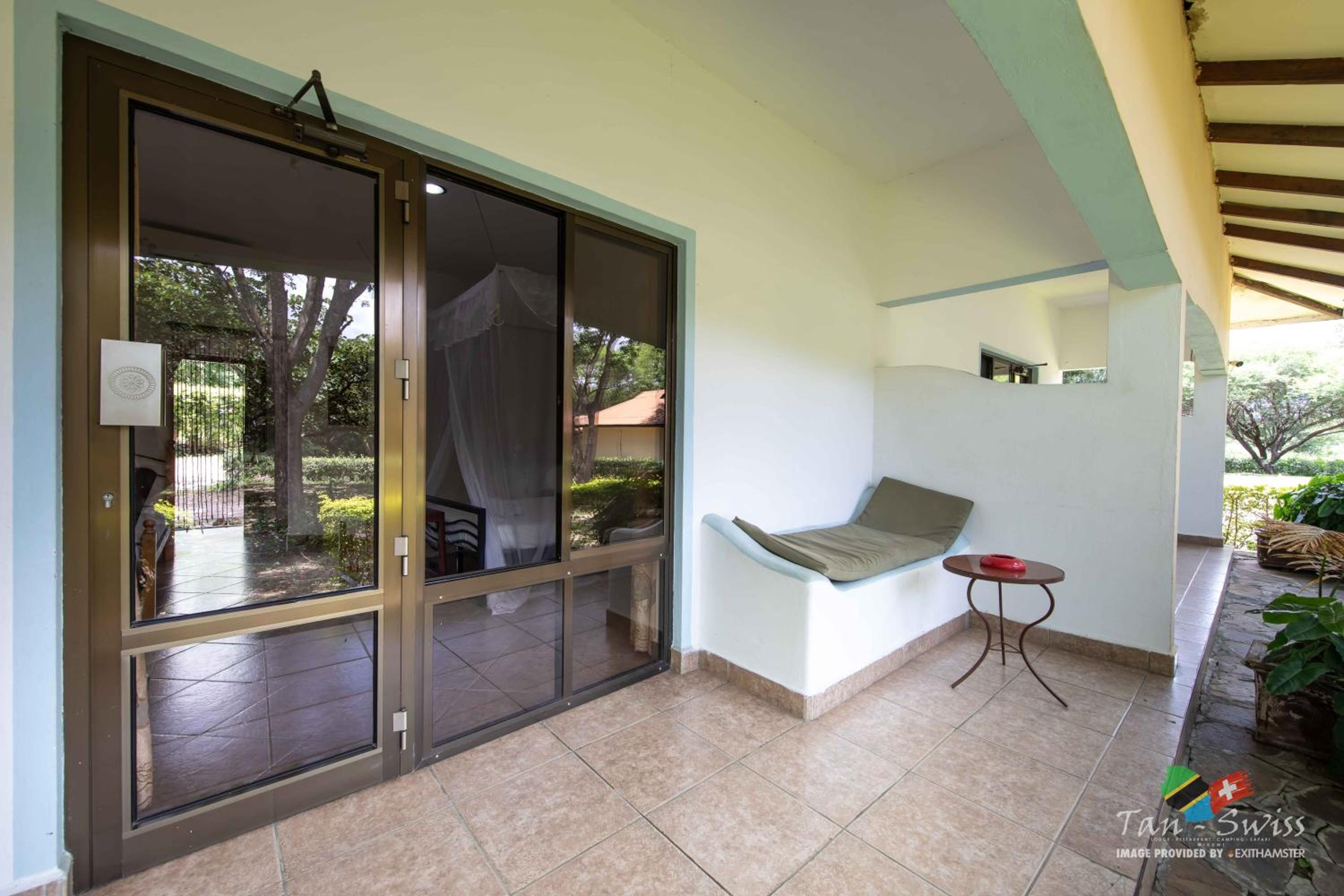 Double Room - Photo 12