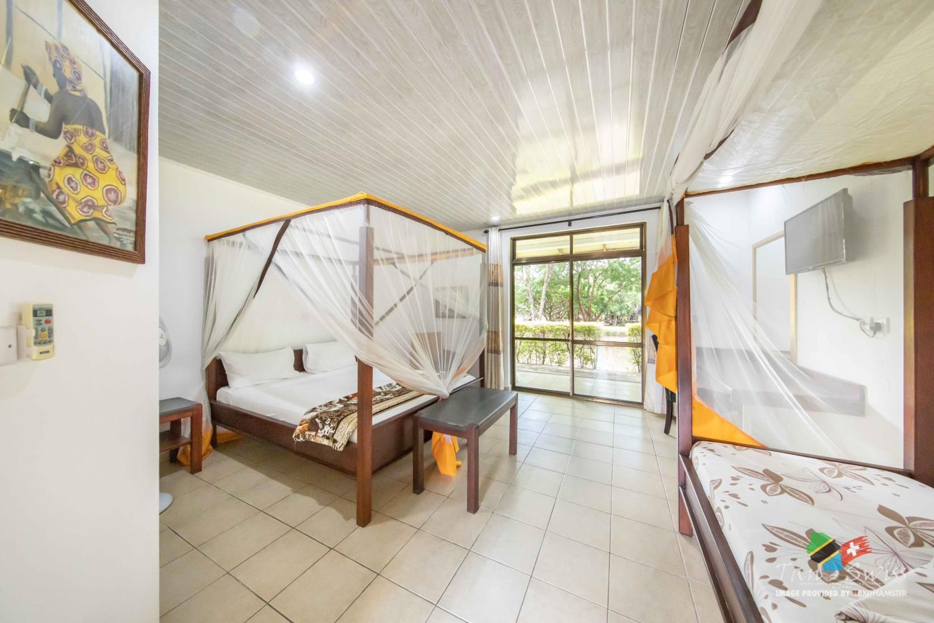 Double Room - Photo 11