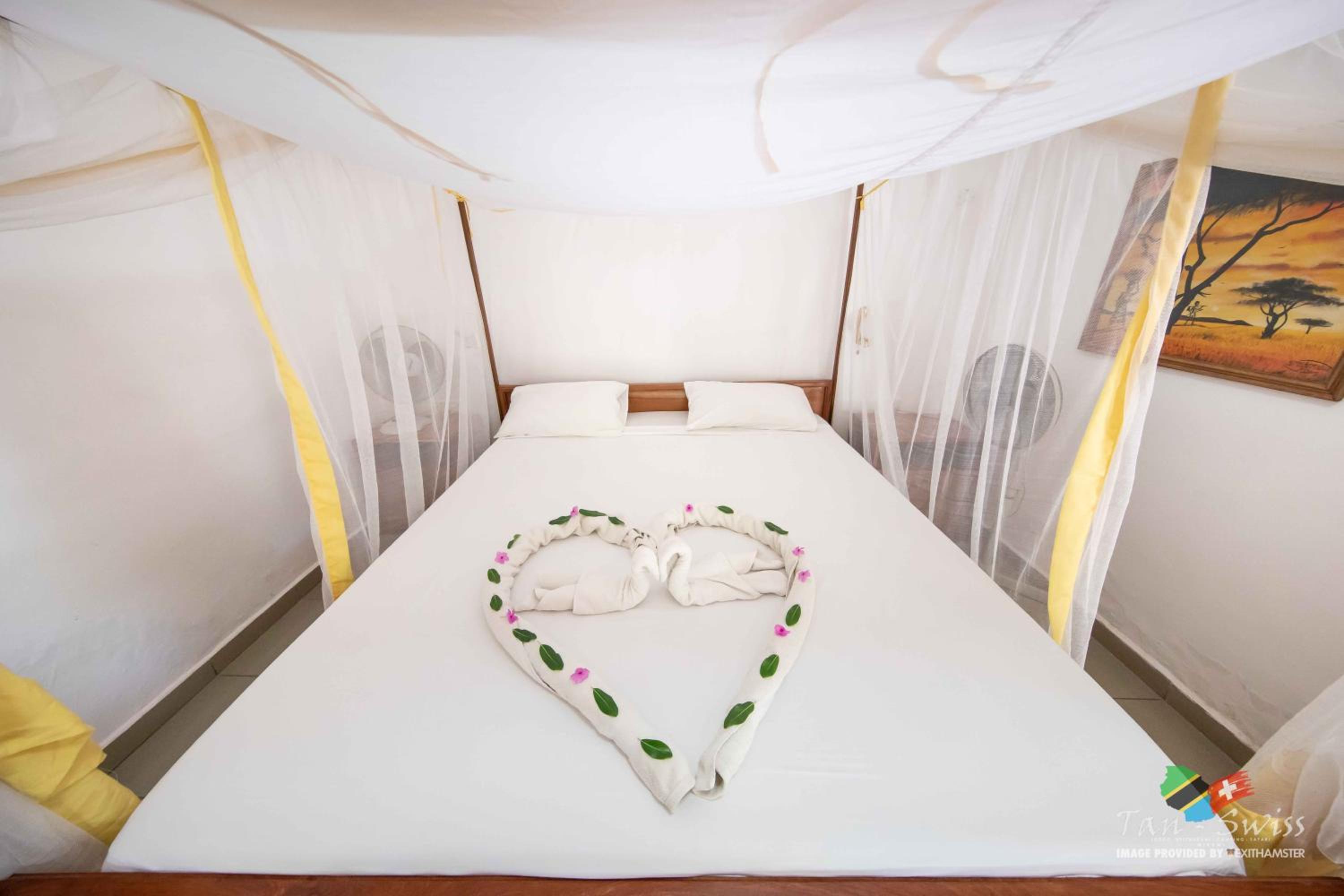 Double Room - Photo 7