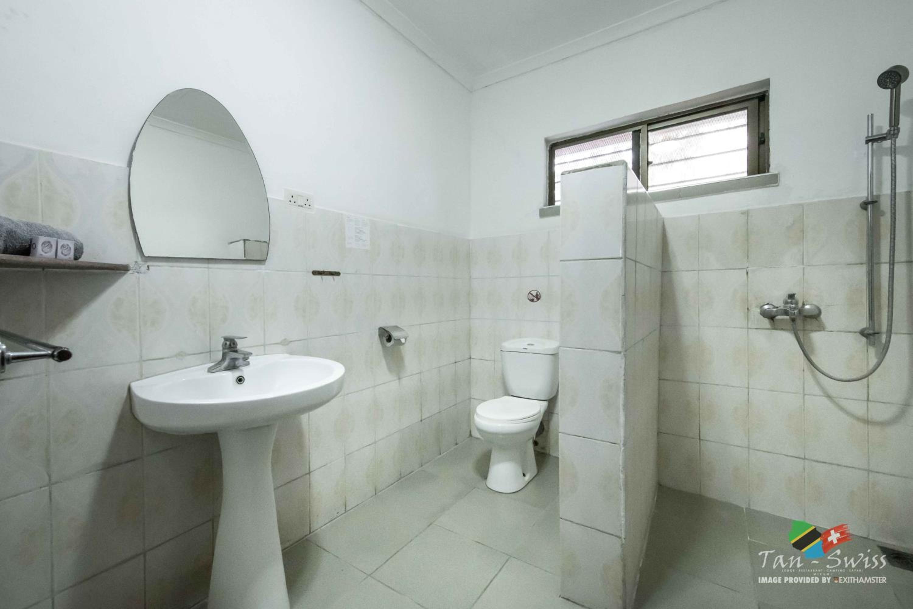 Double Room - Photo 13