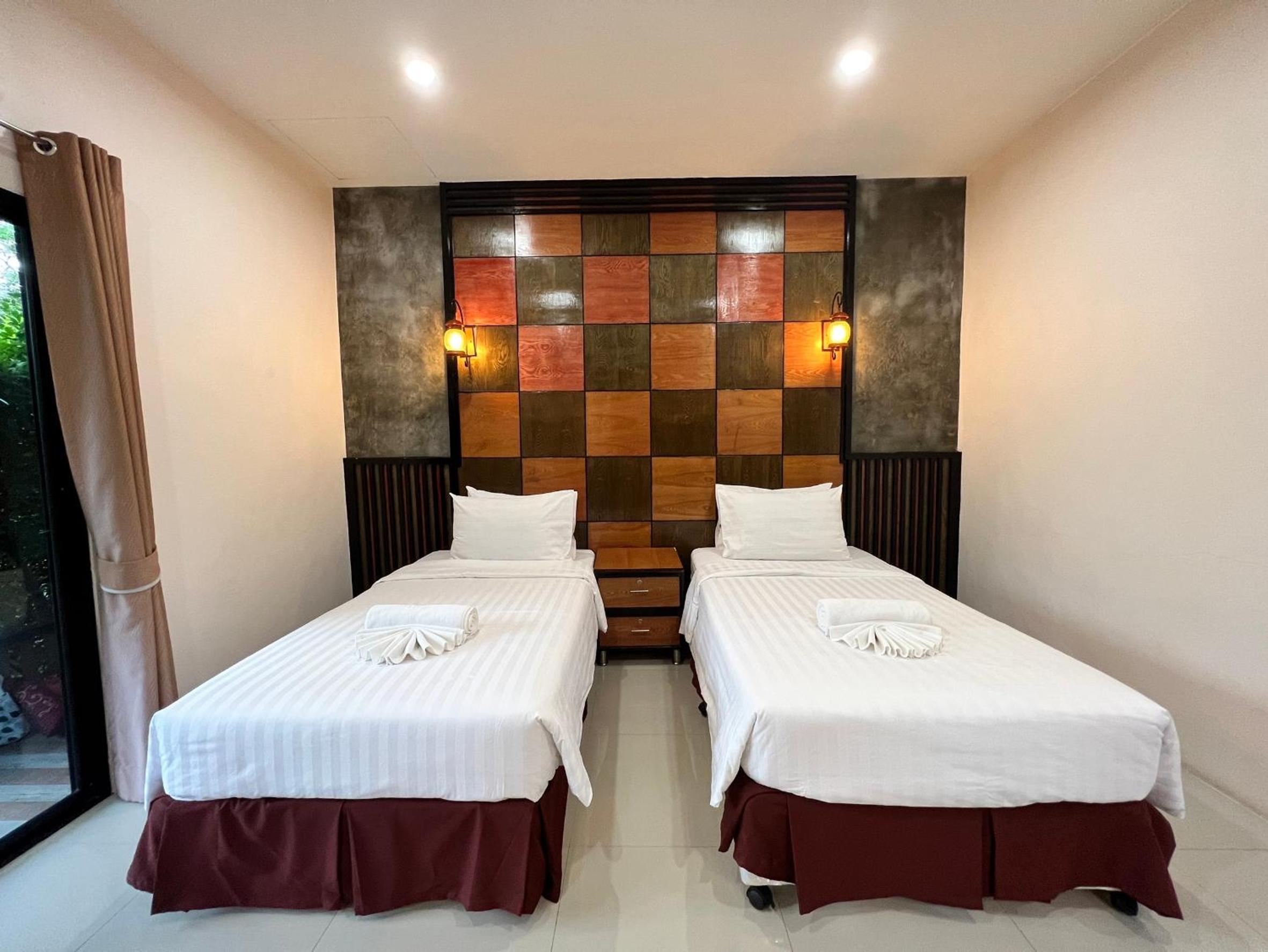 Deluxe Double or Twin Room with Balcony photo 3