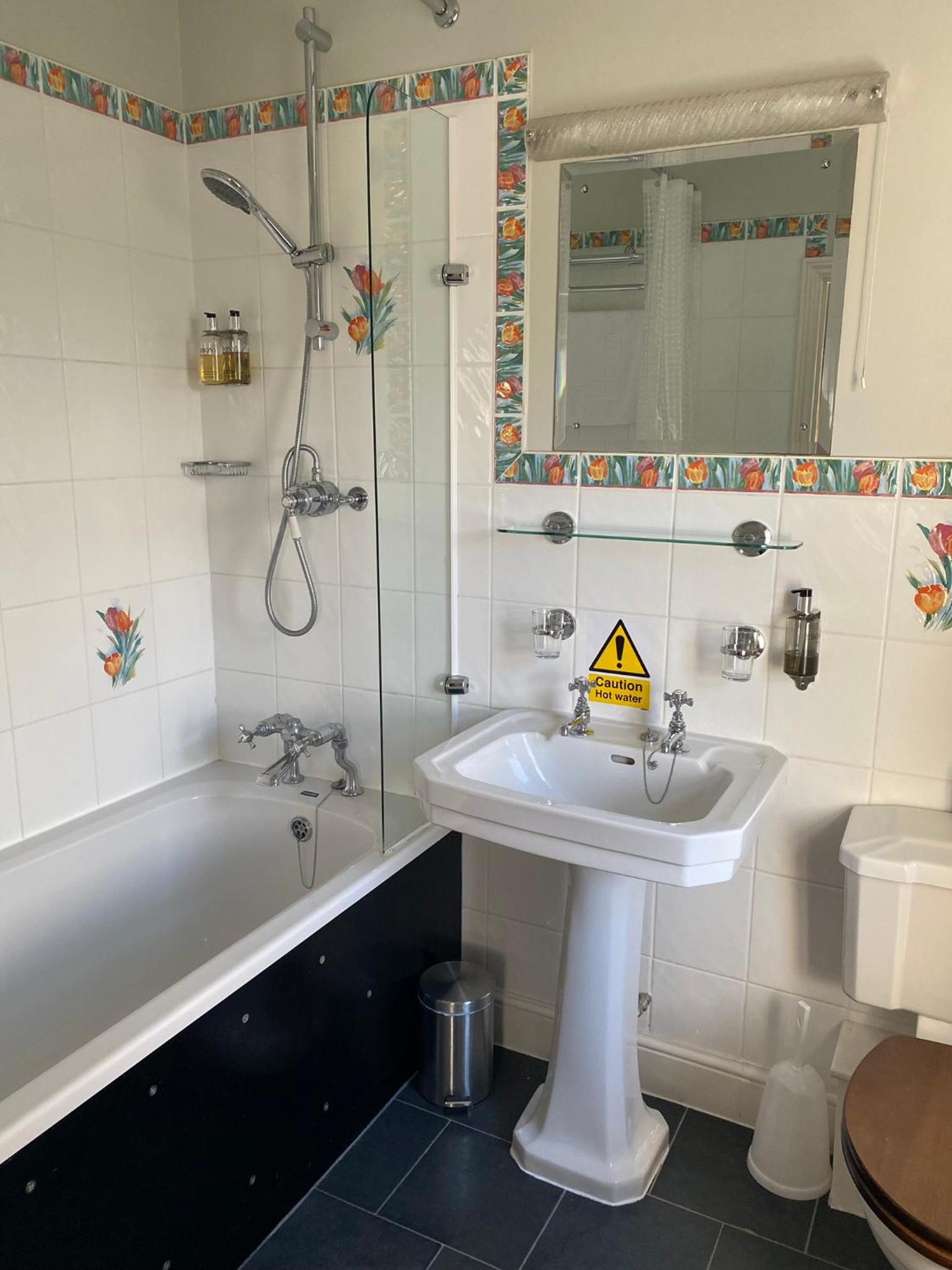 Standard Double Room - Photo 6