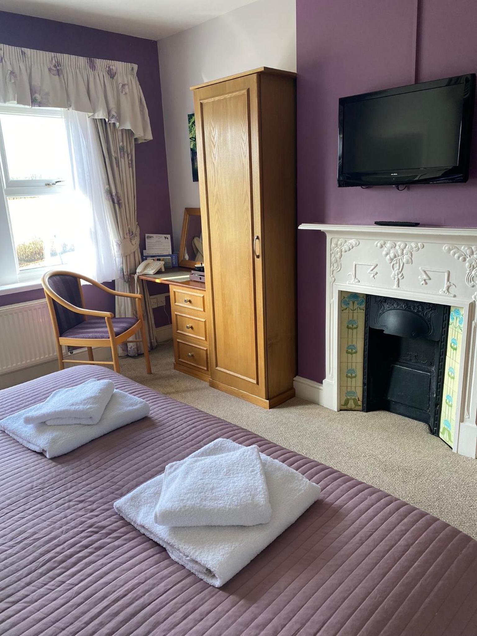 Standard King Room - Photo 5