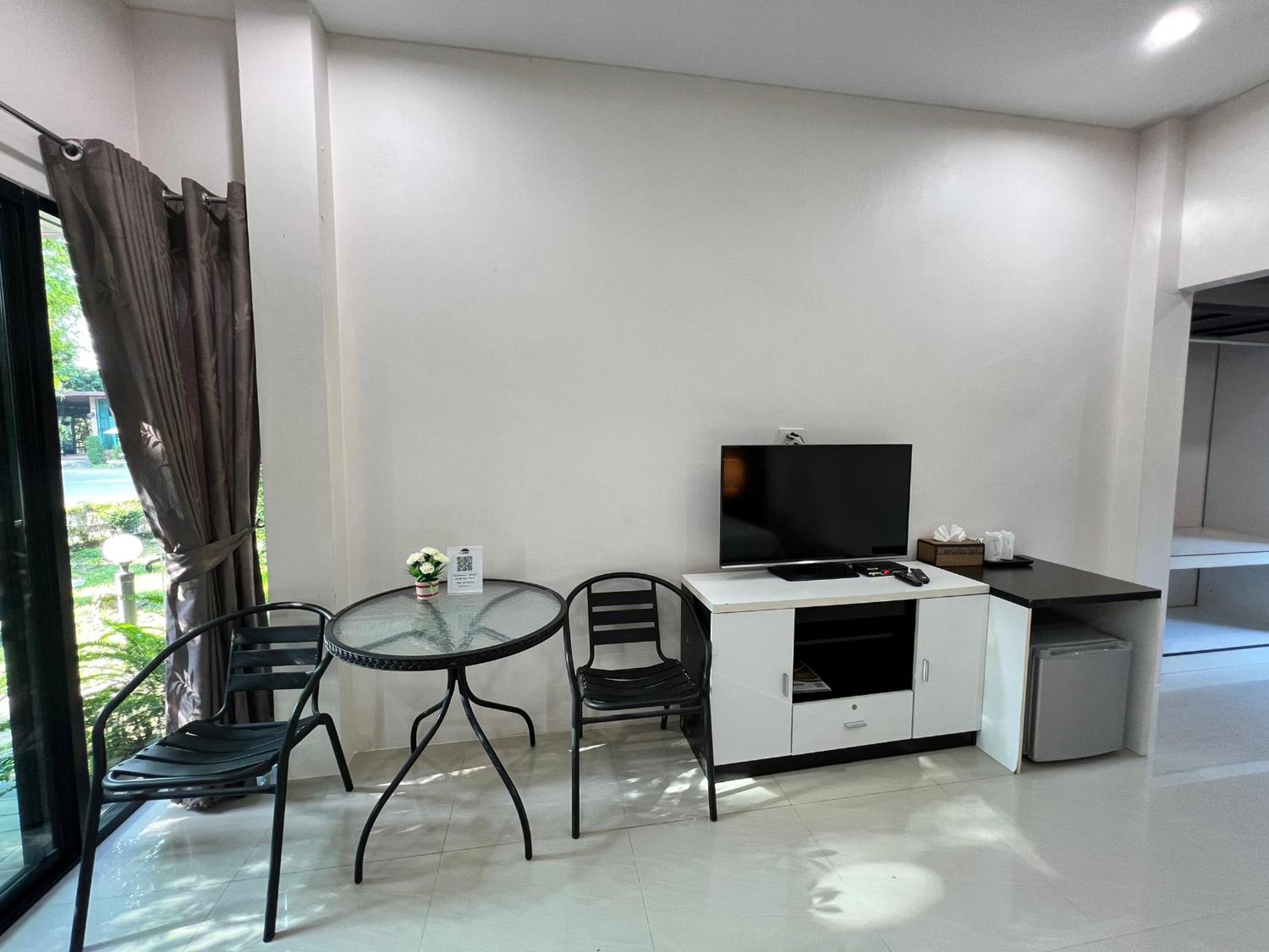 Queen Room with Balcony photo 2
