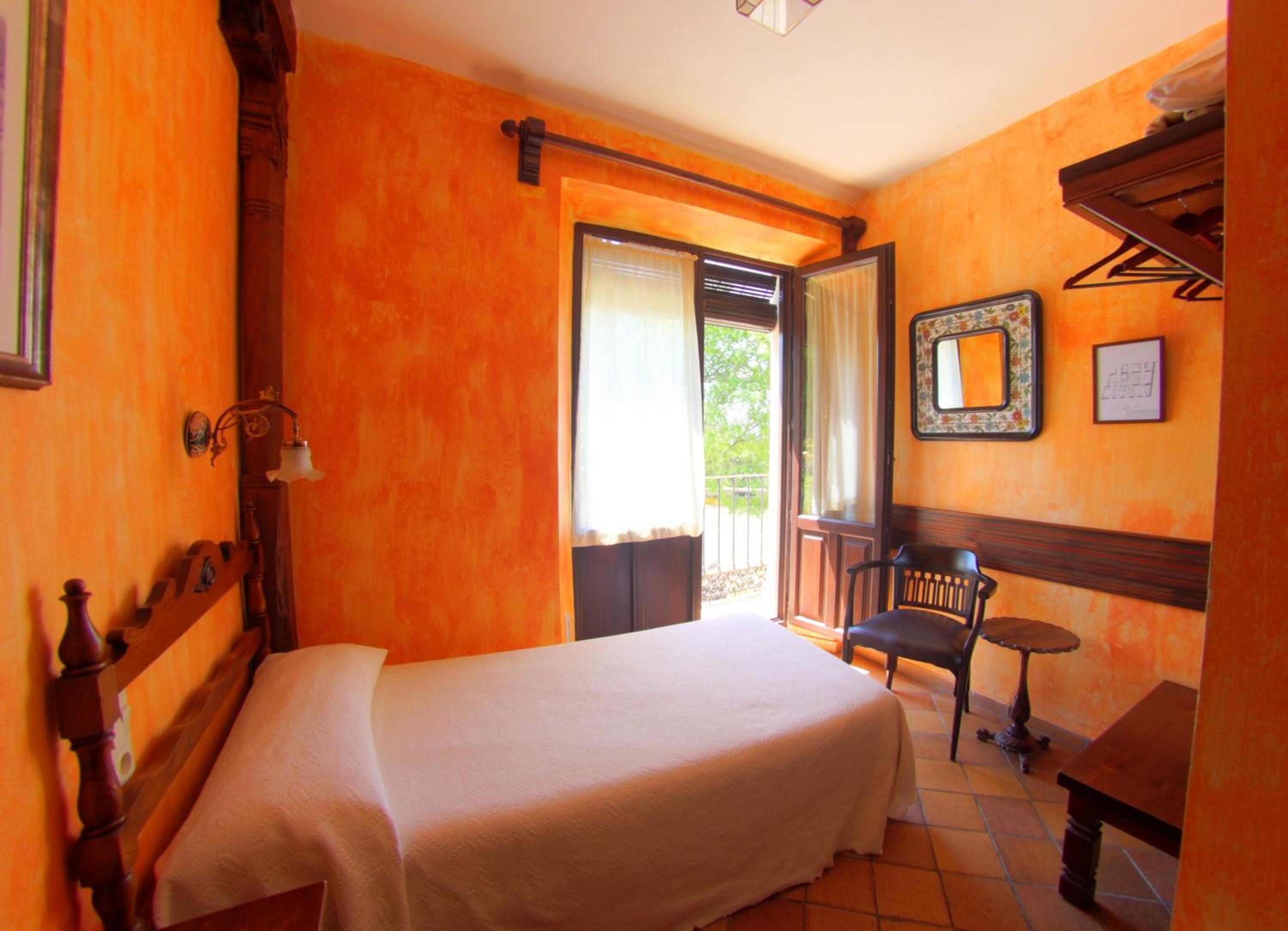 Single Room photo 3