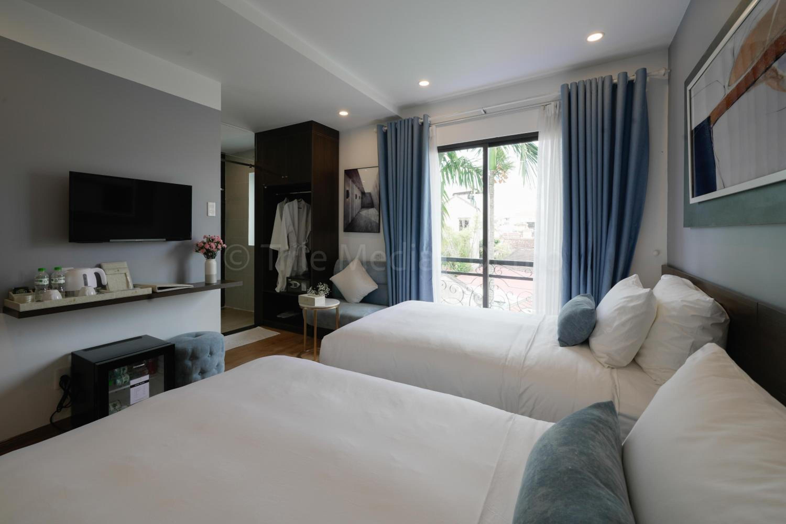 Superior Twin Room with City View