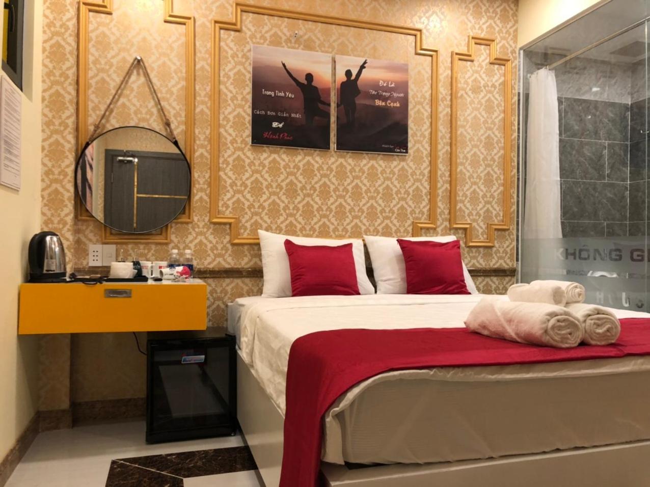 Deluxe Room (2 Adults + 1 Child)