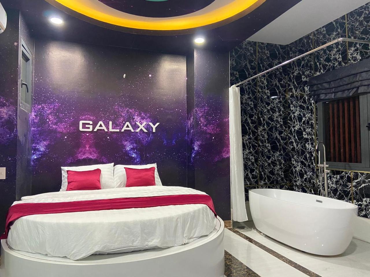 King Room with Spa Bath
