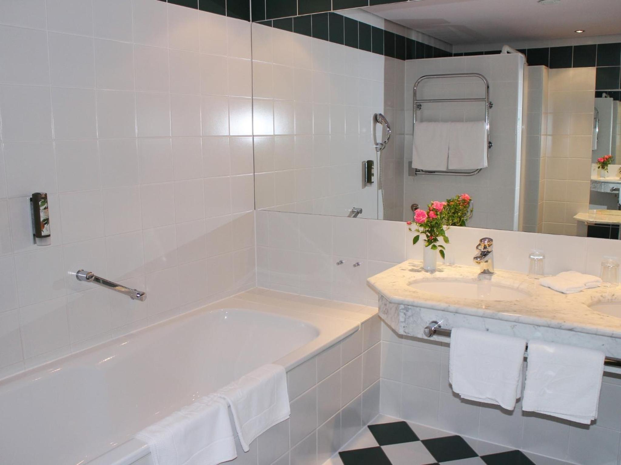 Premium Double Room - Photo 7