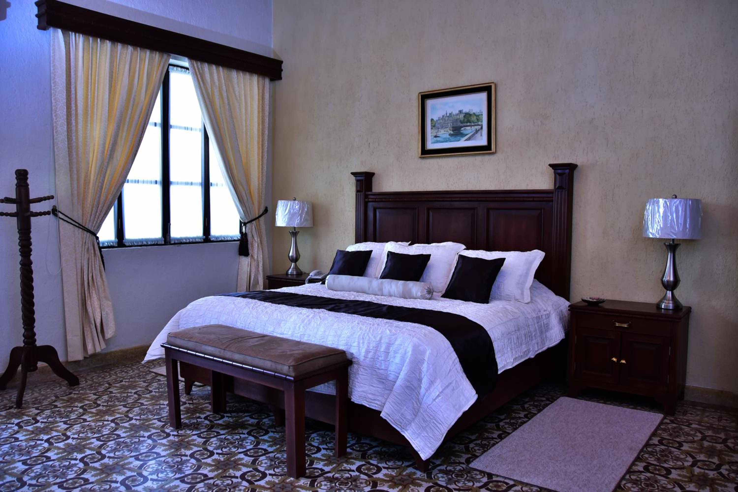Deluxe King Room photo 1