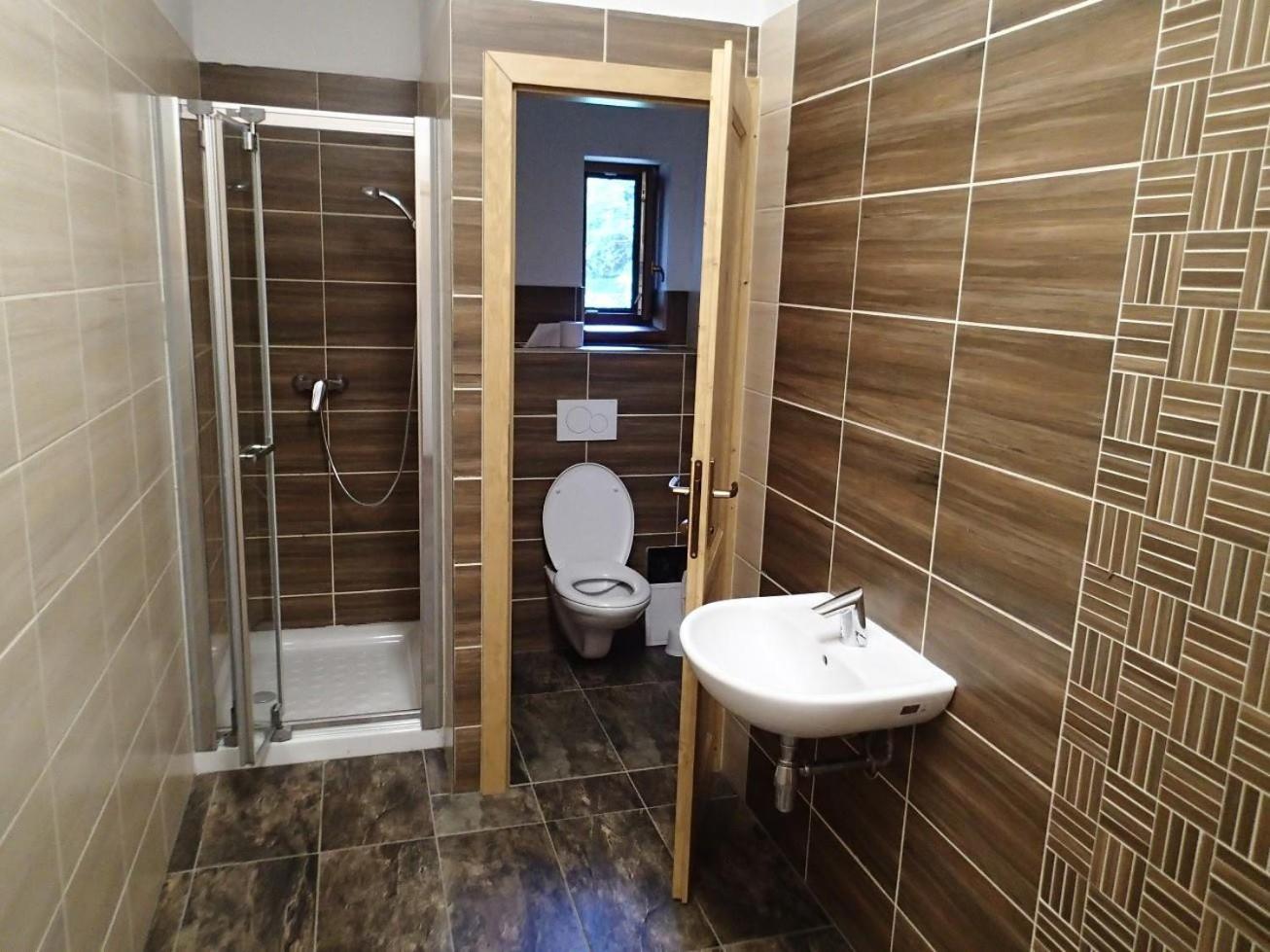 Deluxe Double or Twin Room - Photo 17