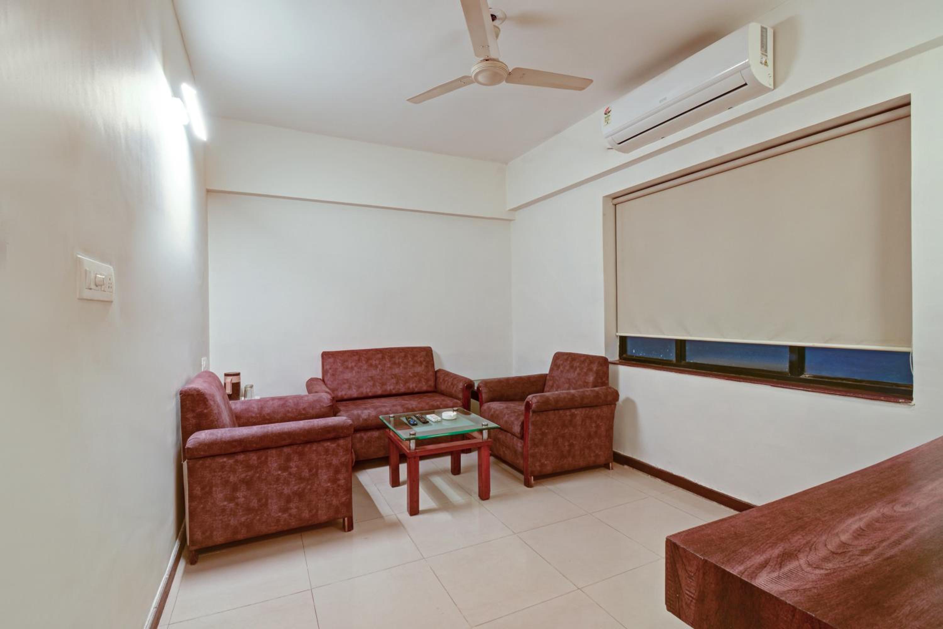Deluxe Room - Photo 9