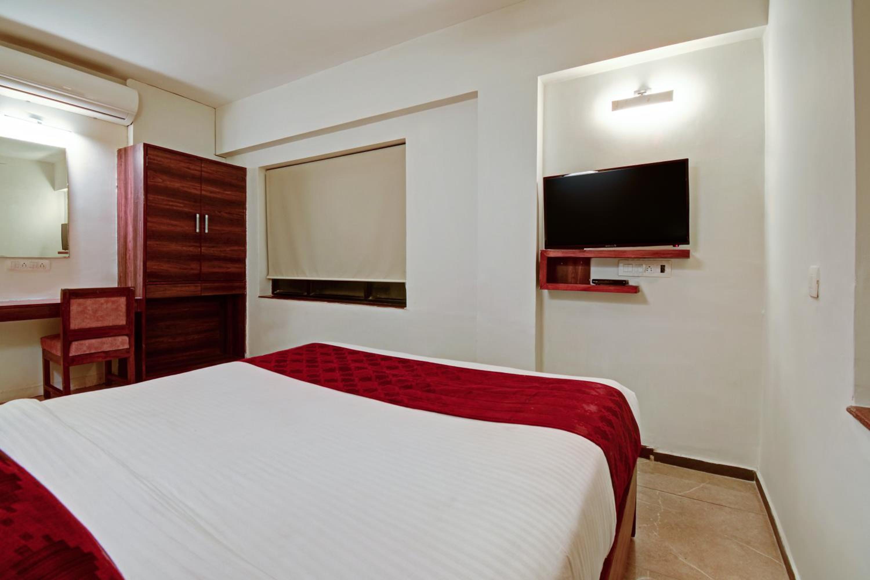 Deluxe Room - Photo 14