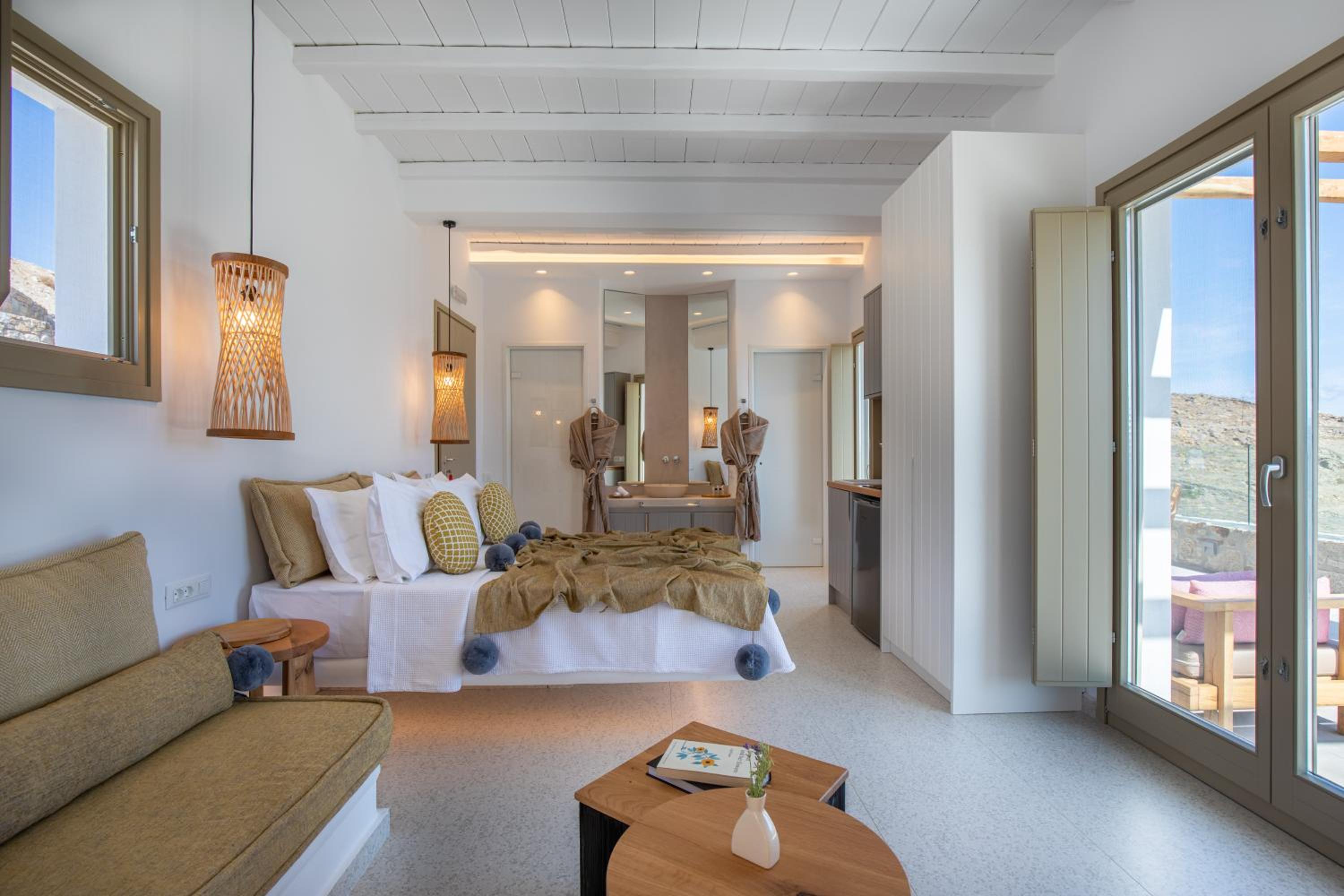Deluxe Suite with Sea View - Photo 1