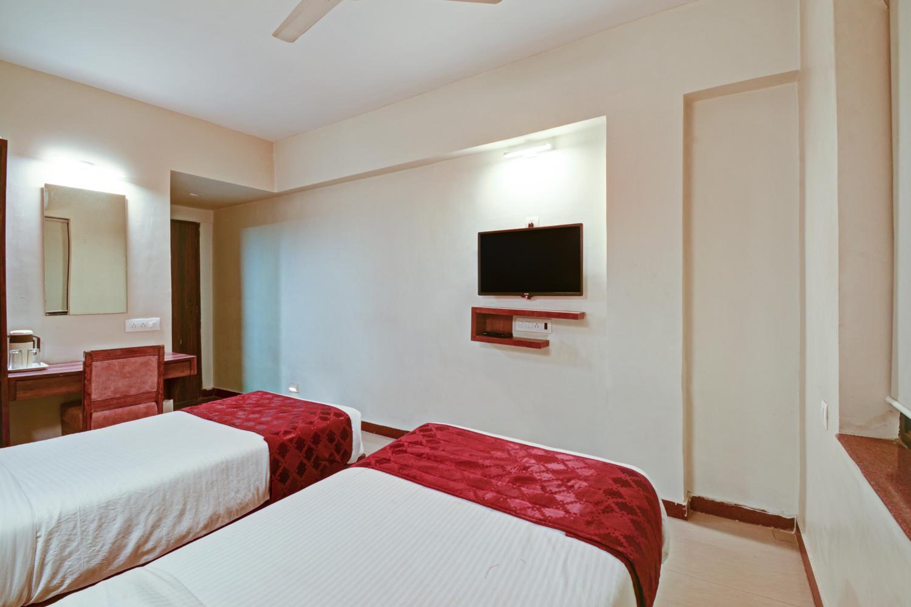 Deluxe Twin Room - Photo 2