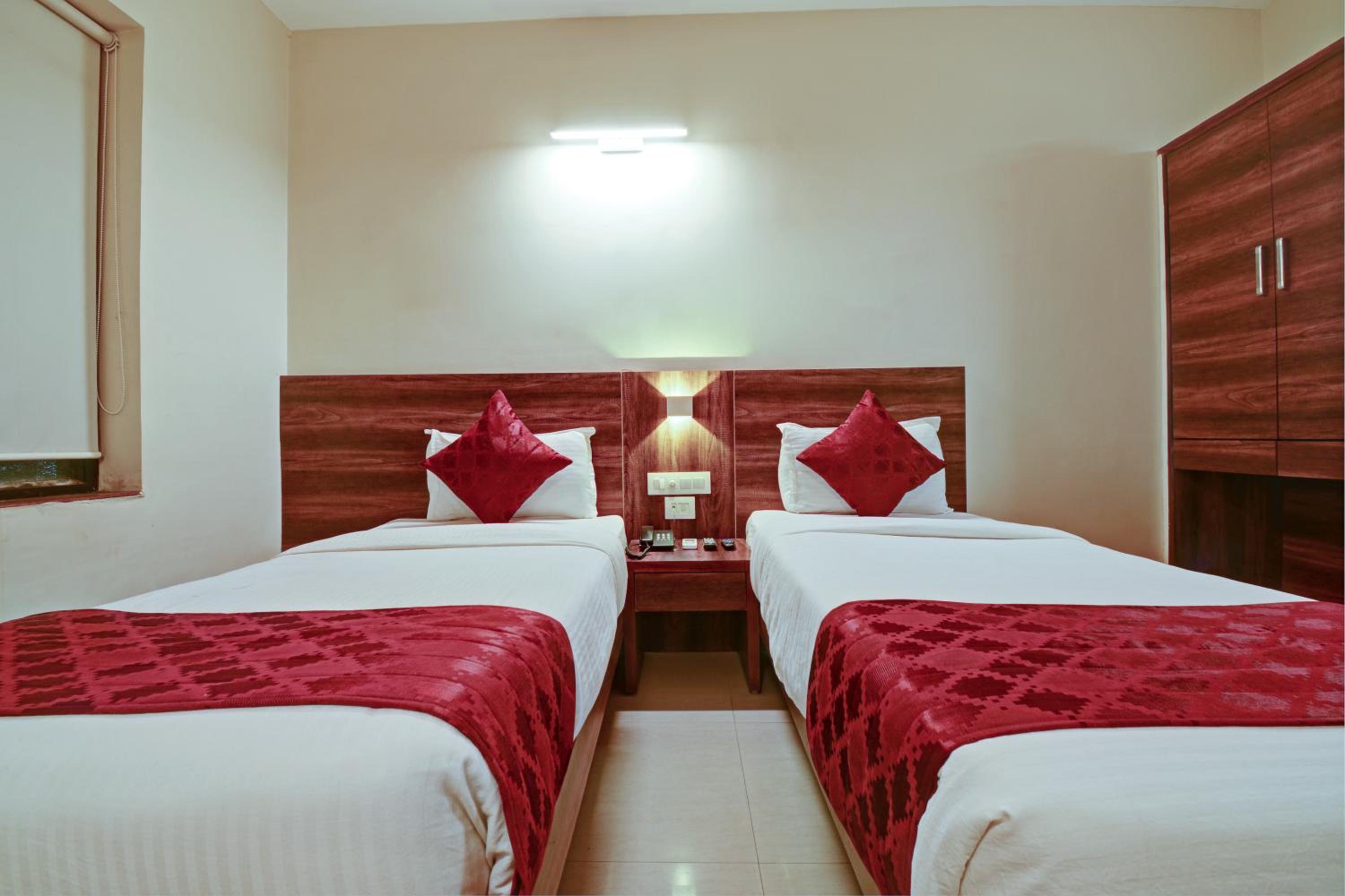 Deluxe Twin Room - Photo 8