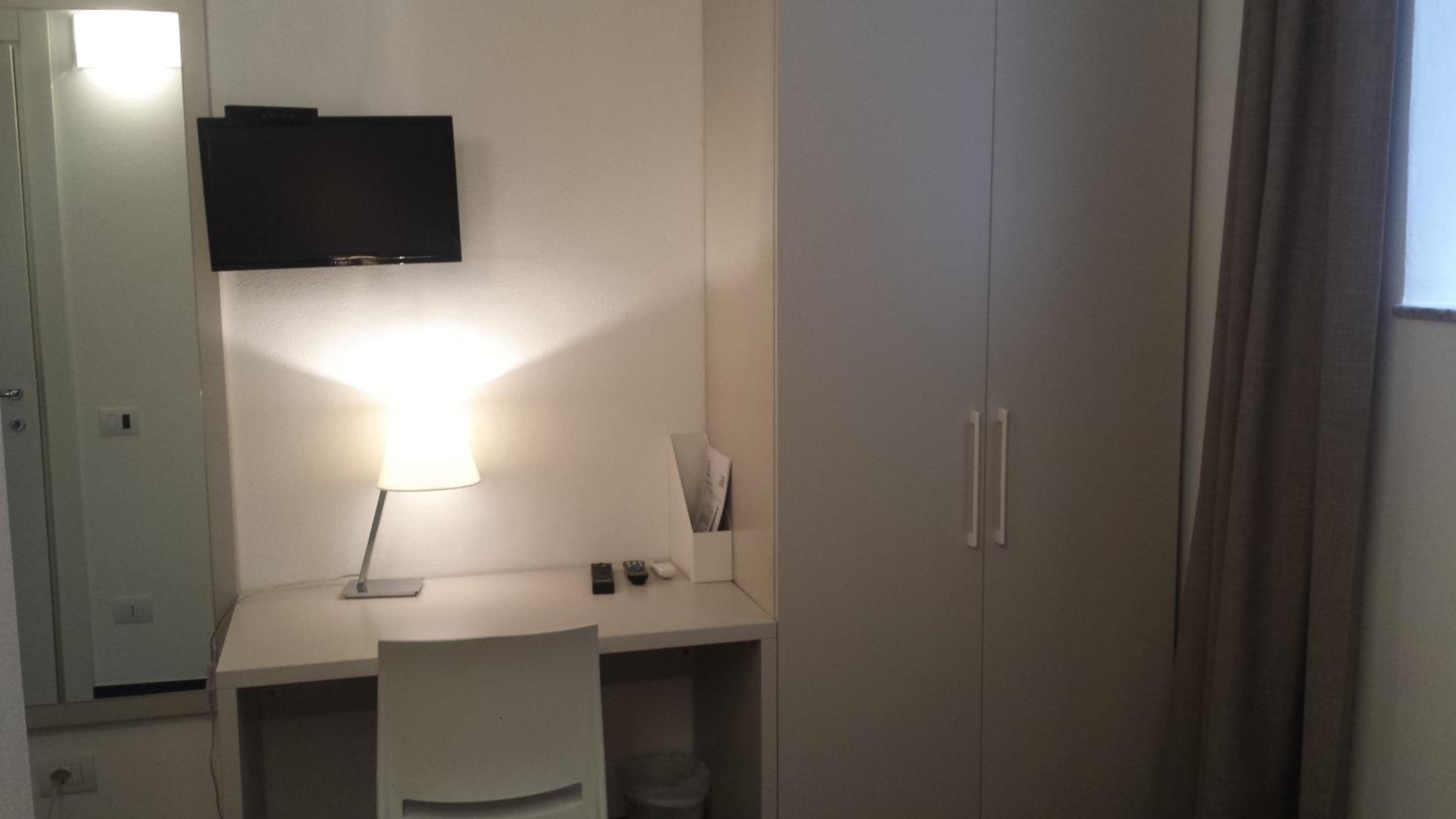 Single Room photo 2