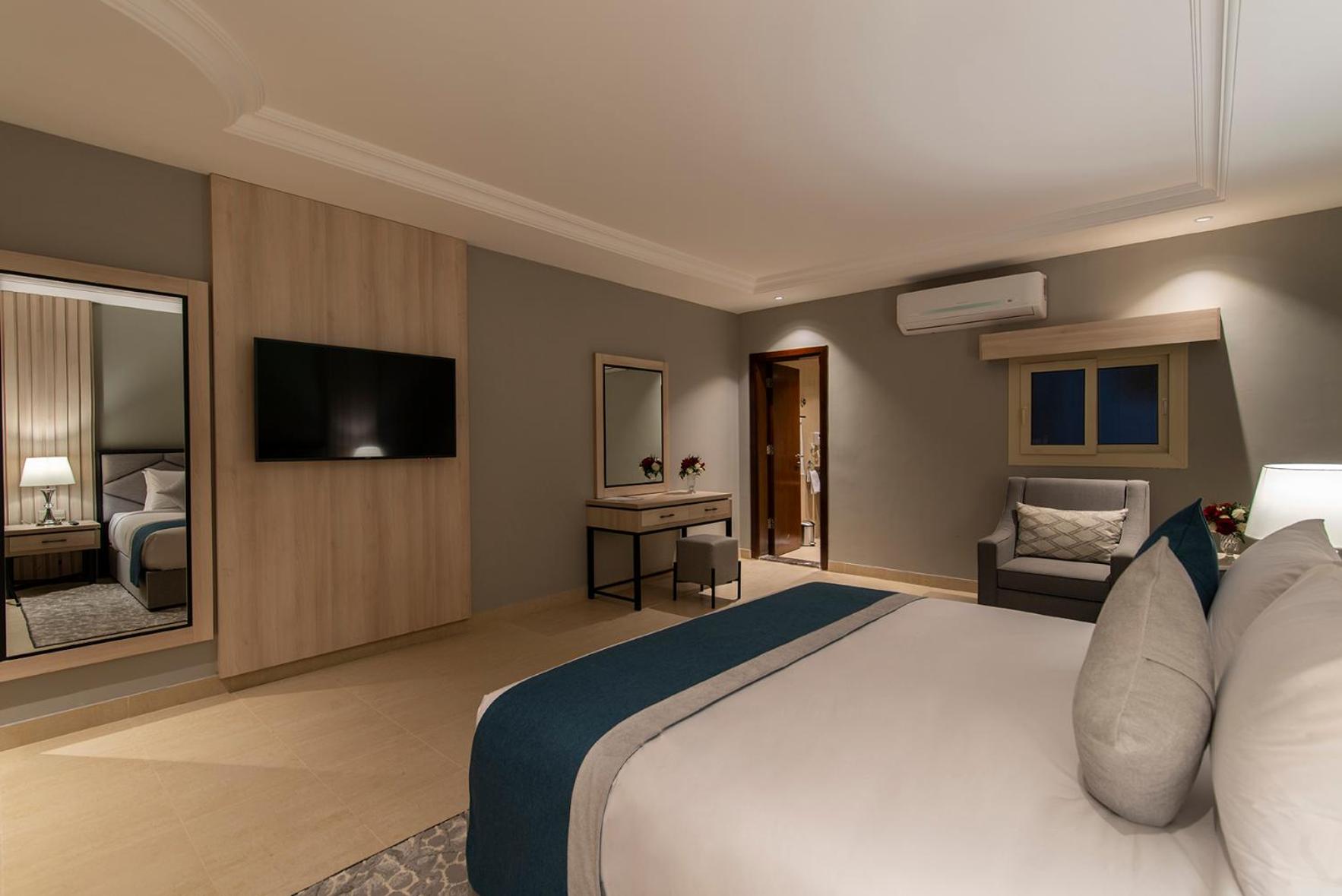 Superior King Room - Photo 2