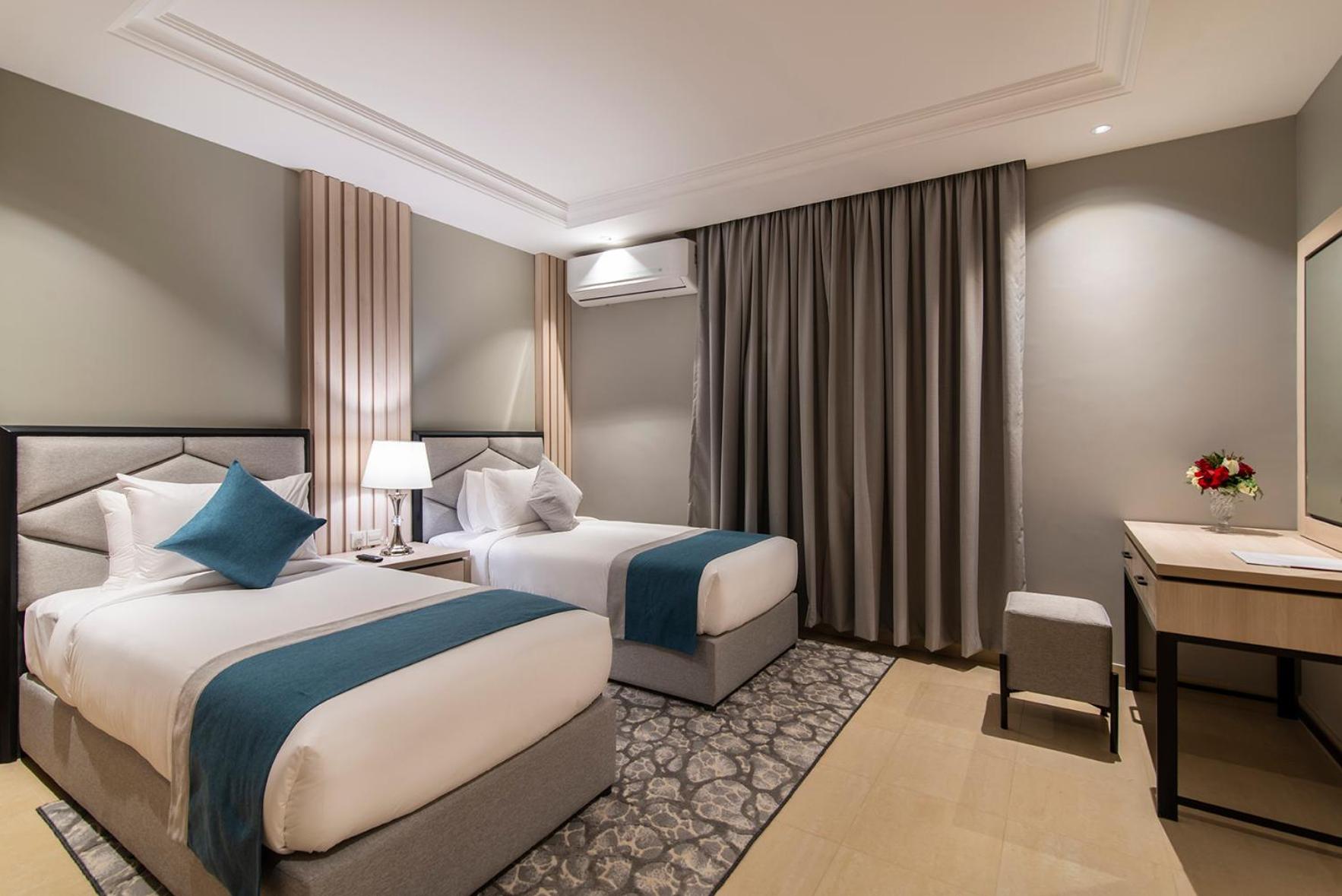Superior King Room - Photo 7