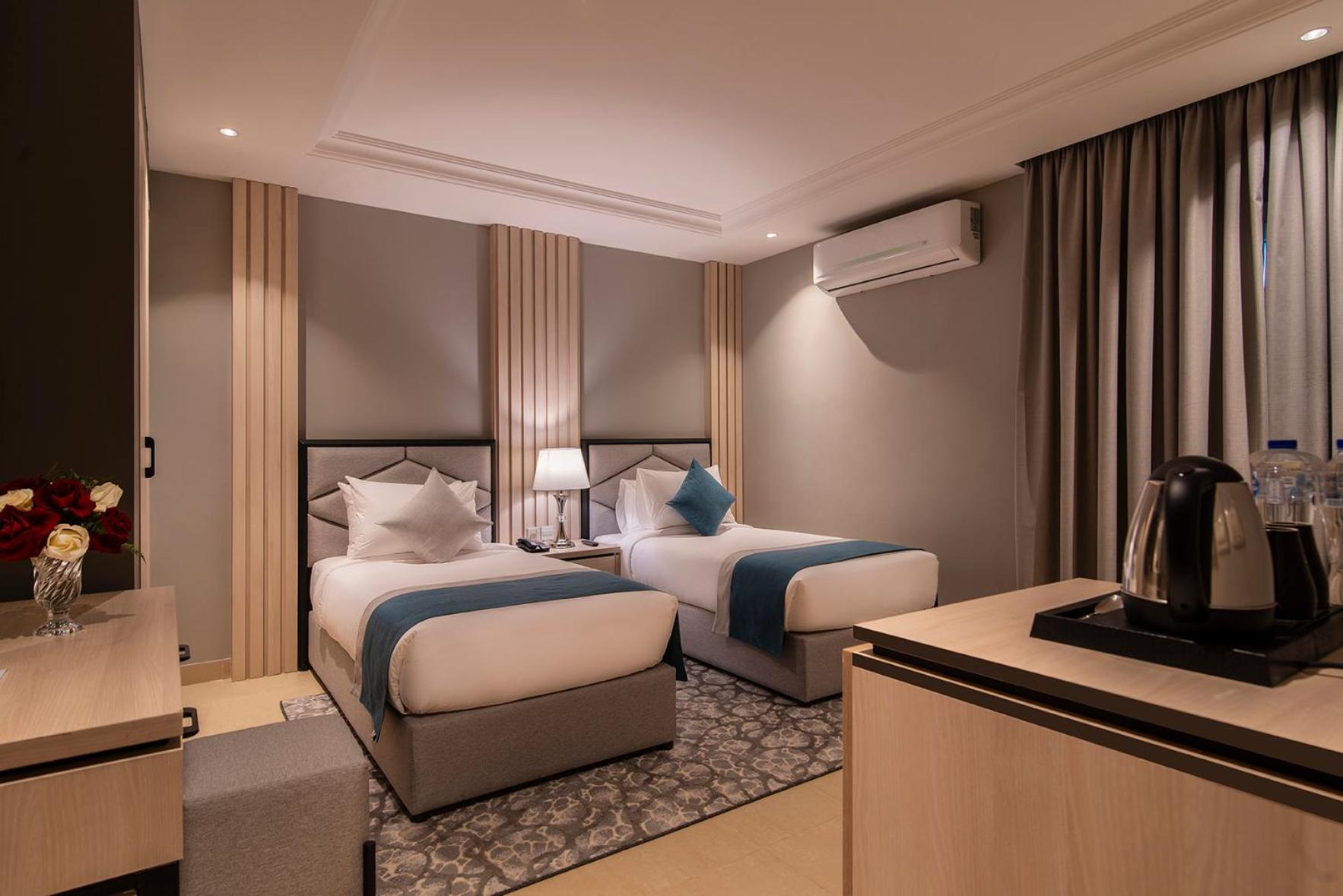 Superior King Room - Photo 9
