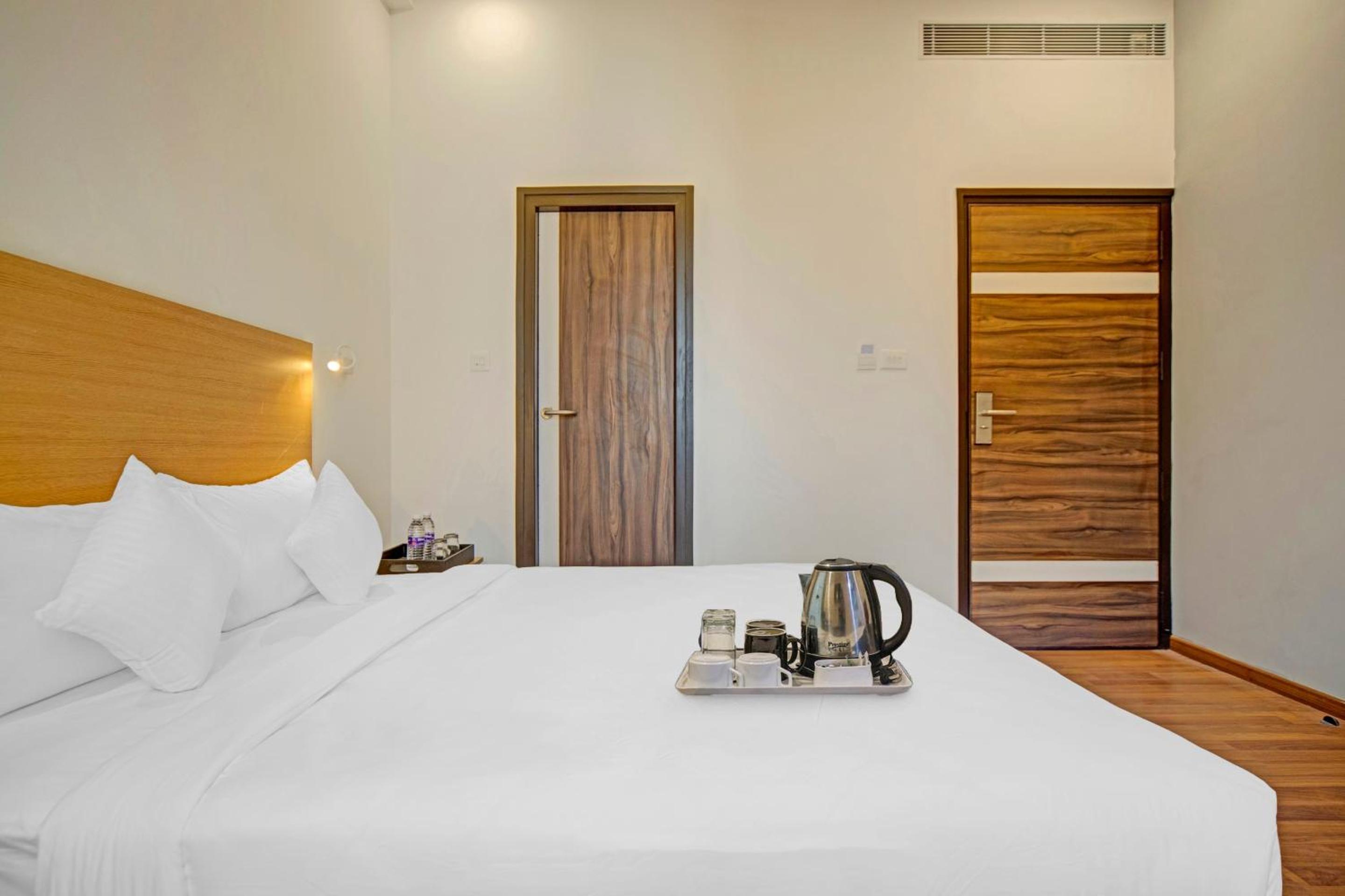 Deluxe Double Room - Photo 10