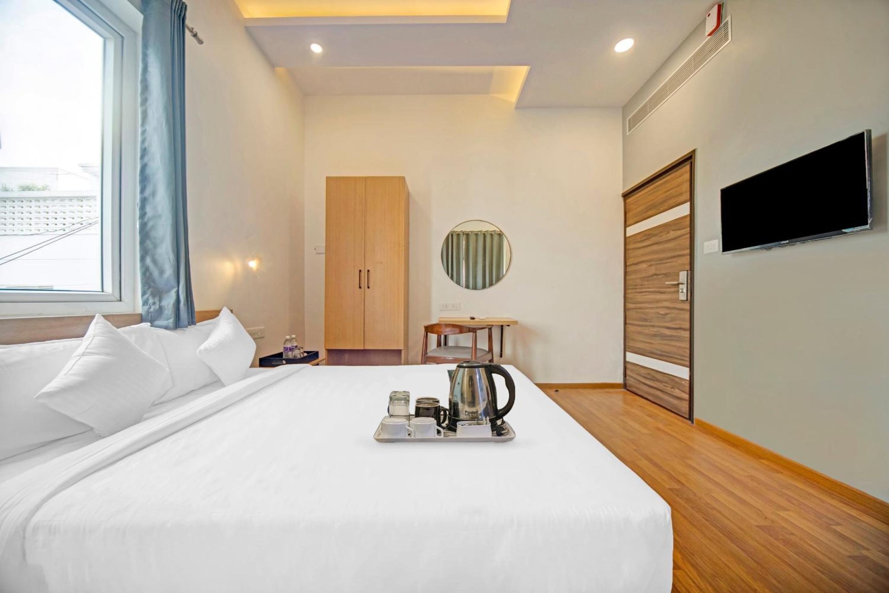 Deluxe Double Room - Photo 19