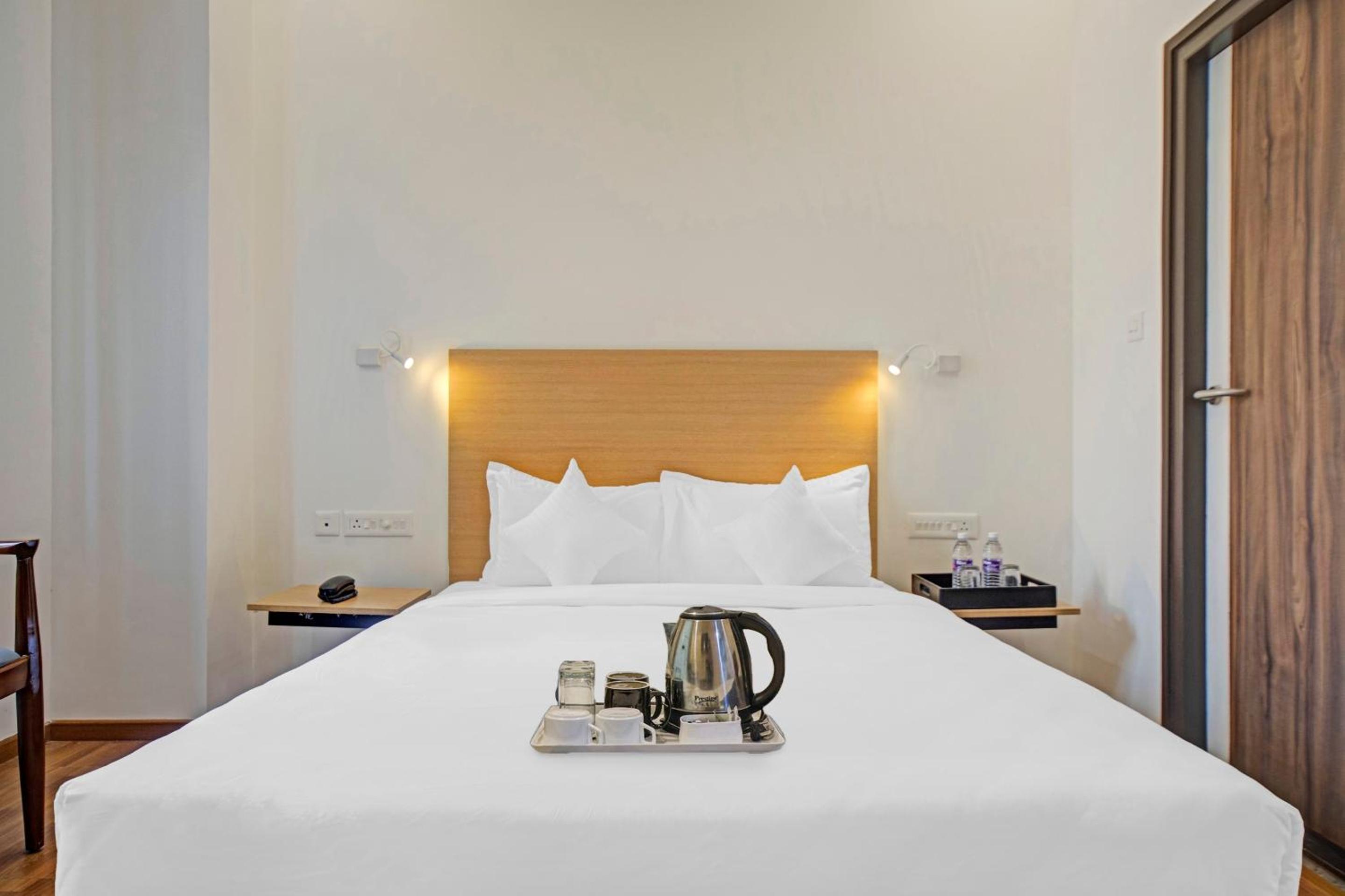 Deluxe Double Room - Photo 11