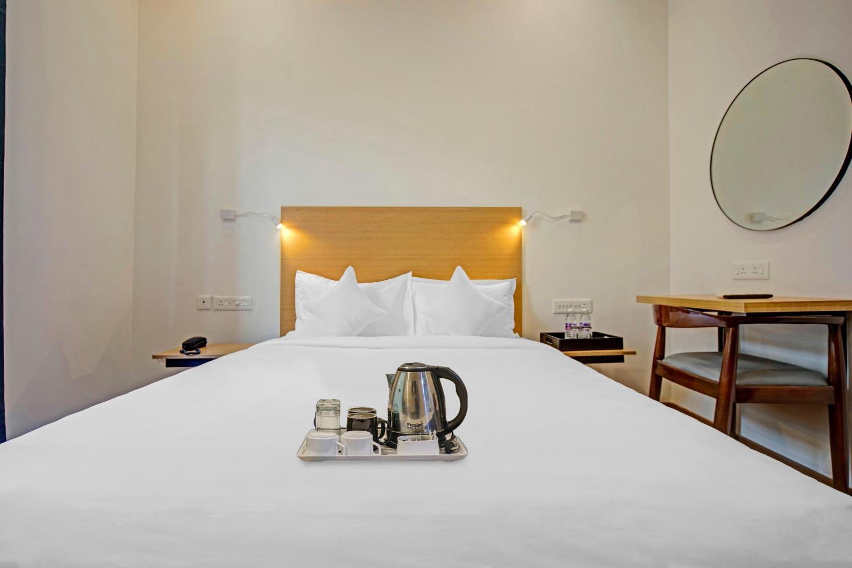 Deluxe Double Room - Photo 12