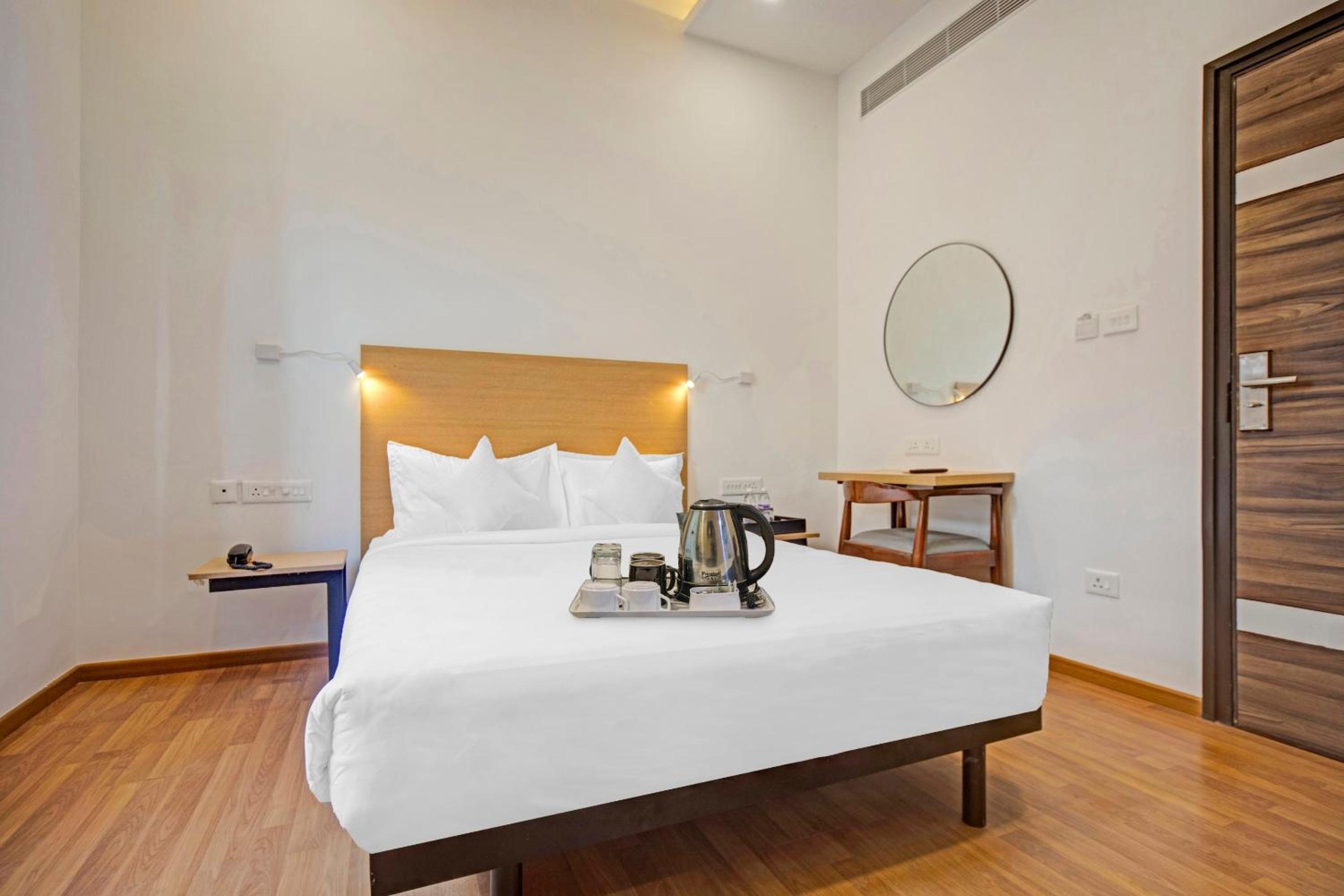 Deluxe Double Room - Photo 16