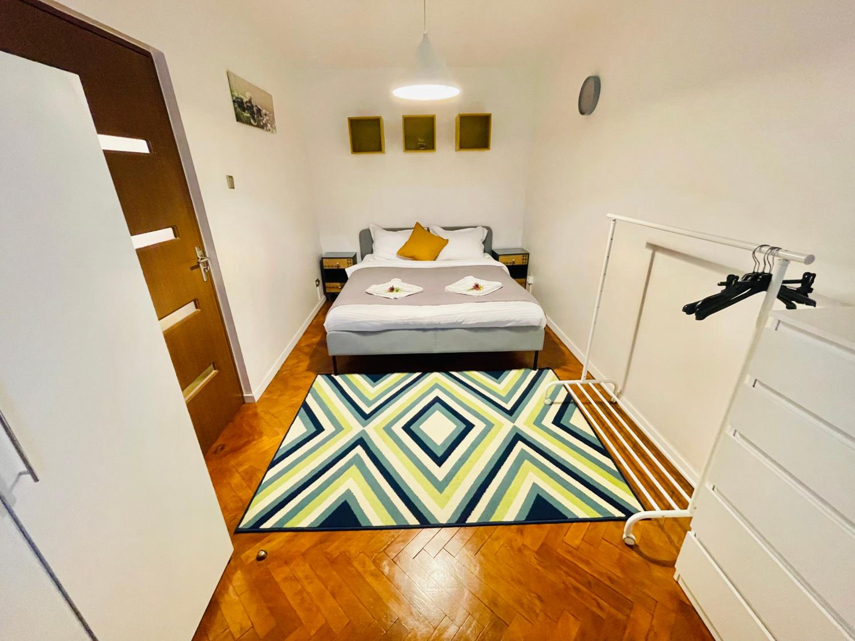 One-Bedroom Apartment - Photo 1