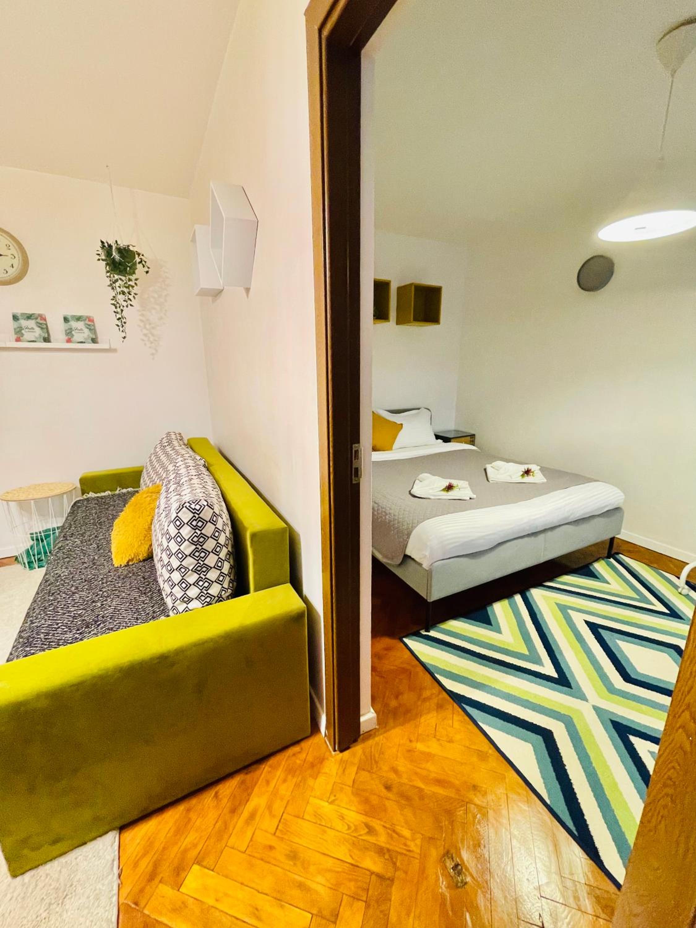 One-Bedroom Apartment - Photo 12