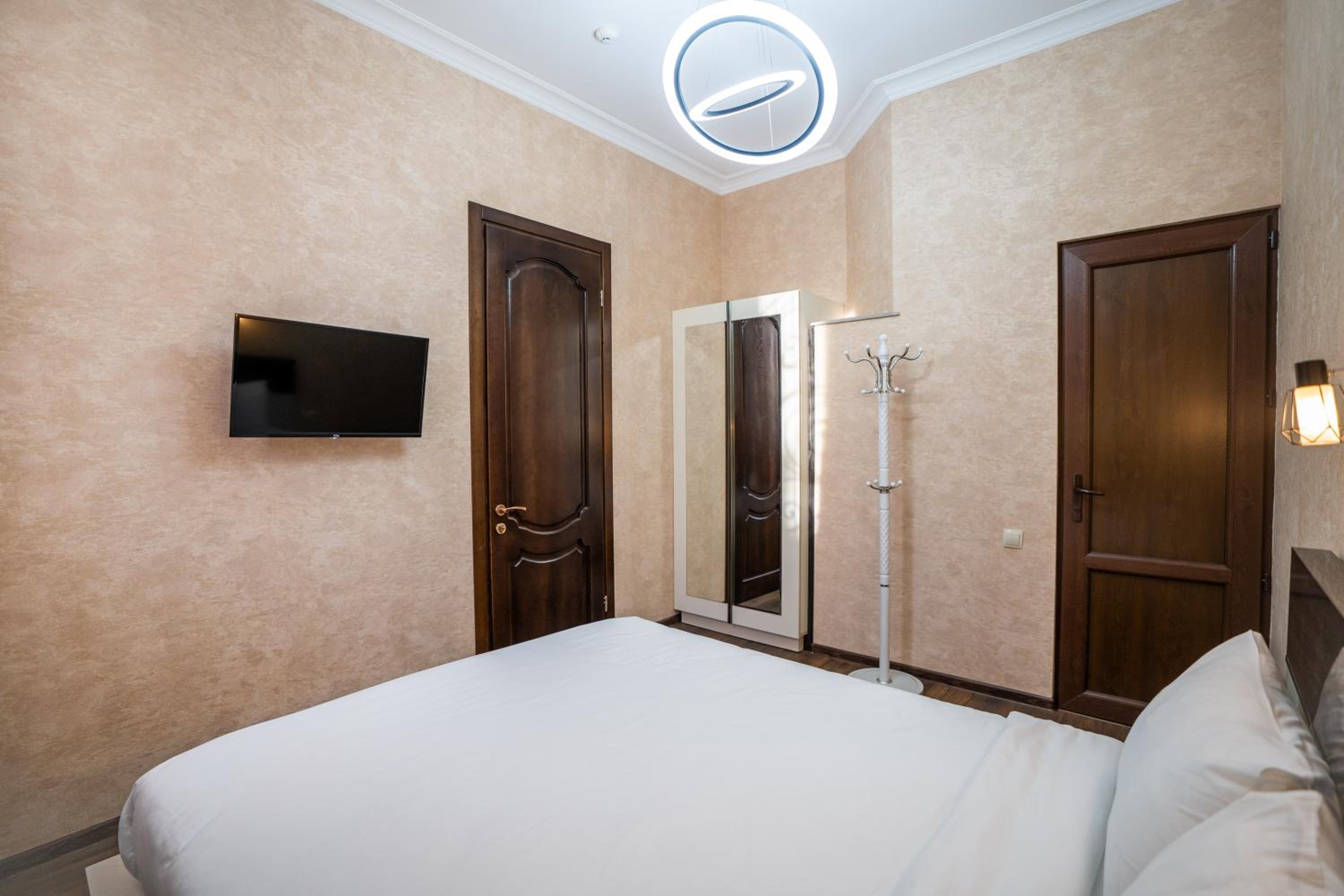 Deluxe King Room photo 2