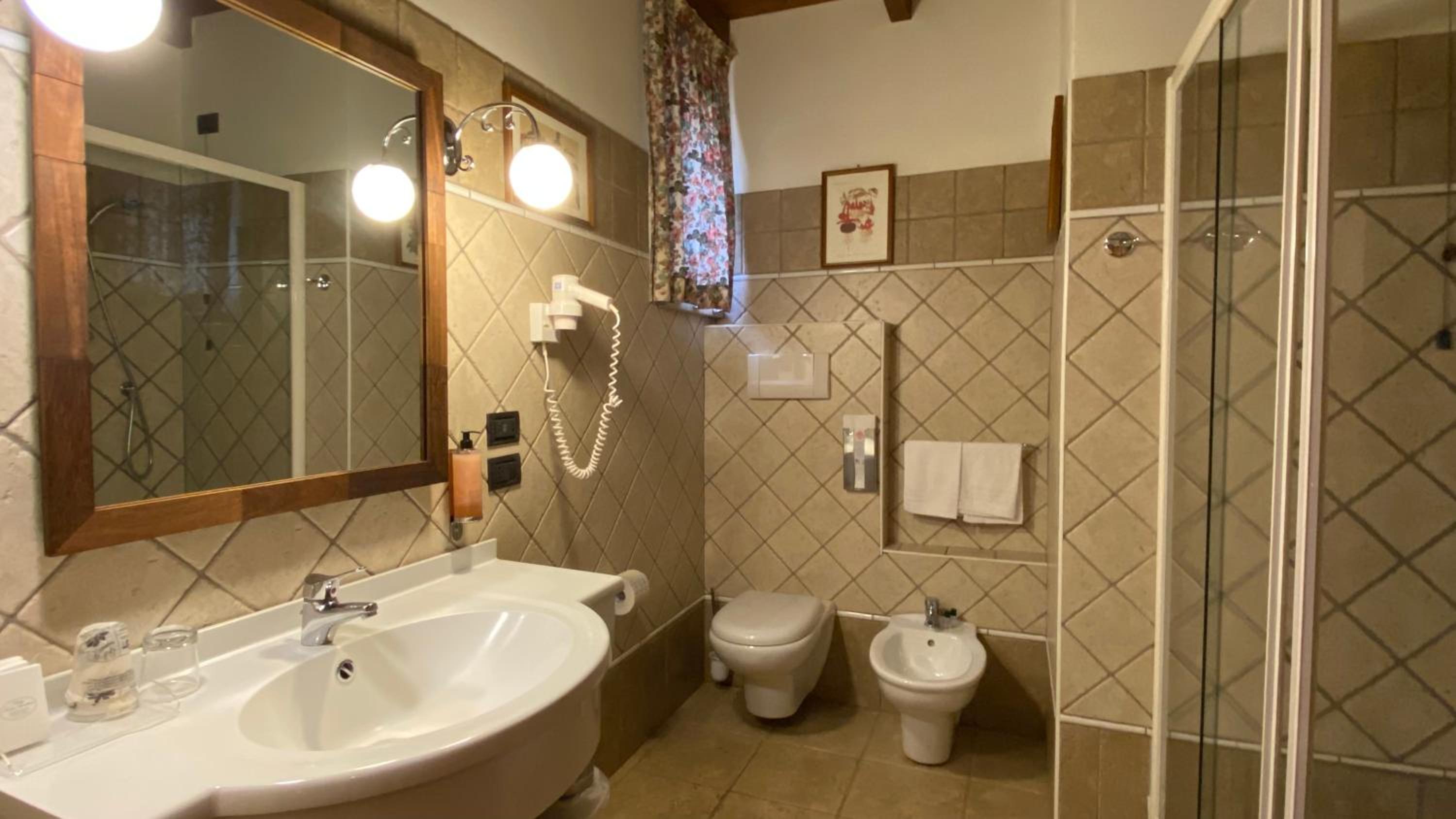 Comfort Triple Room - Photo 9