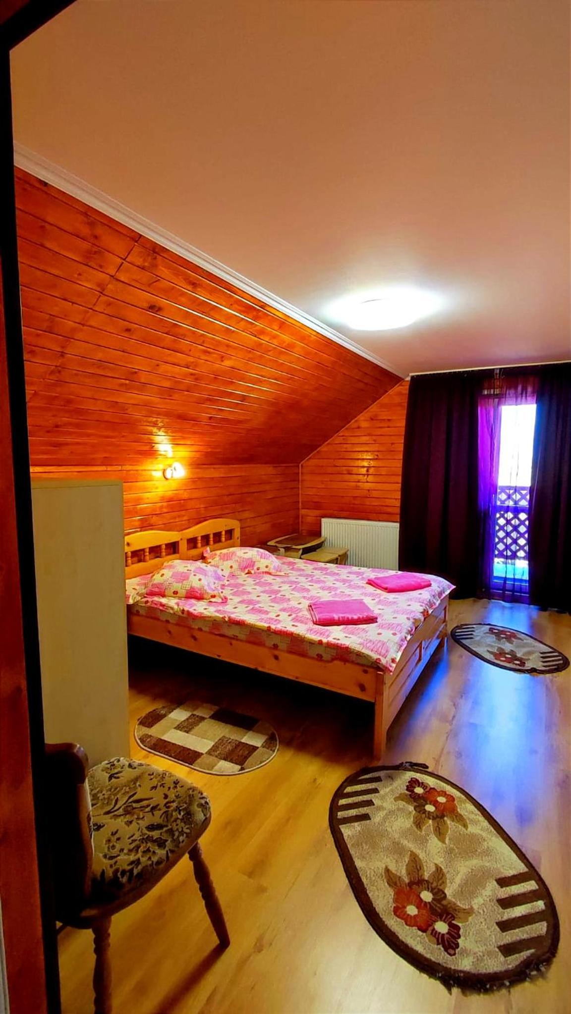 Double Room with Shared Bathroom and Balcony photo 1