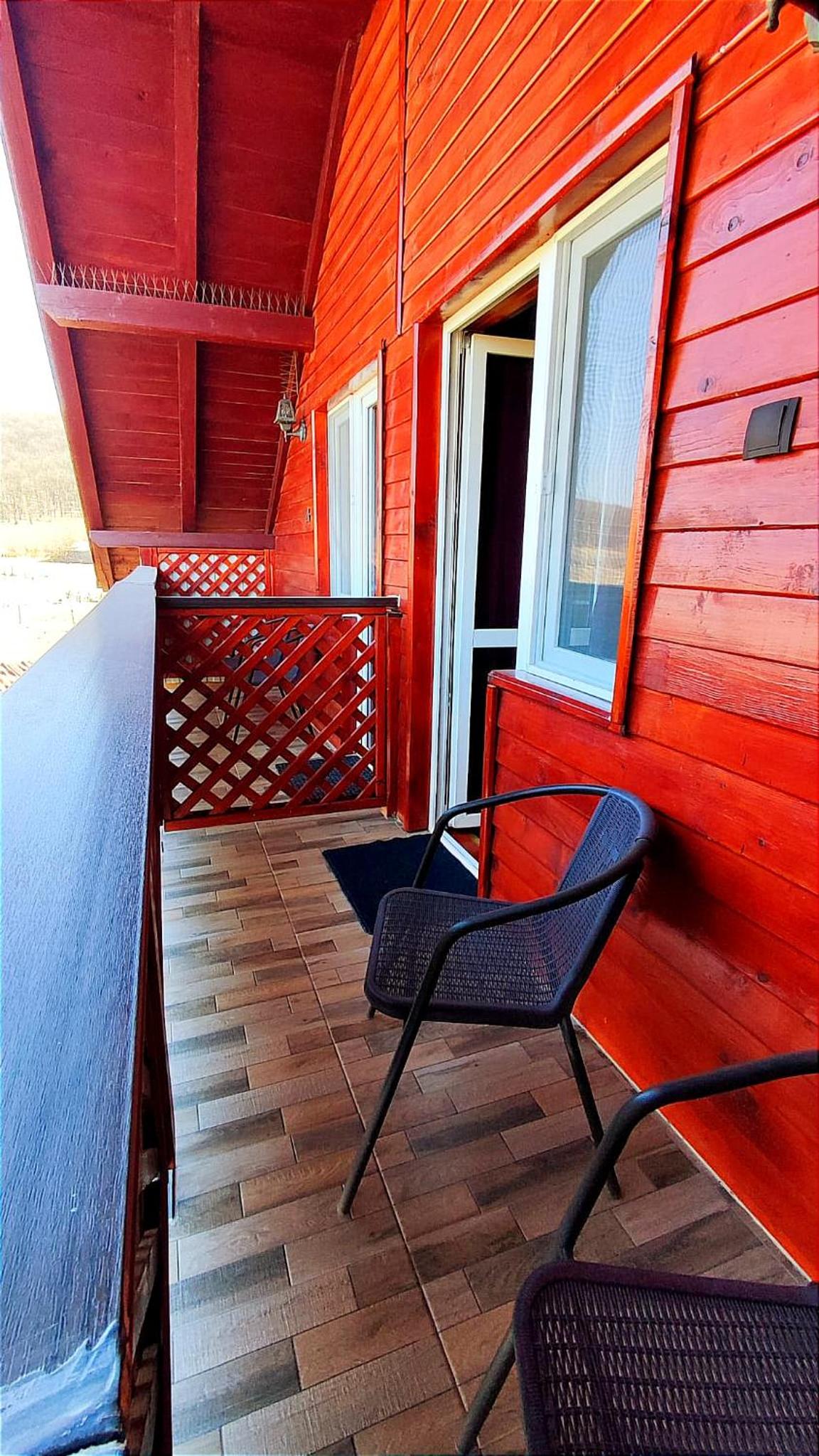 Double Room with Shared Bathroom and Balcony photo 3