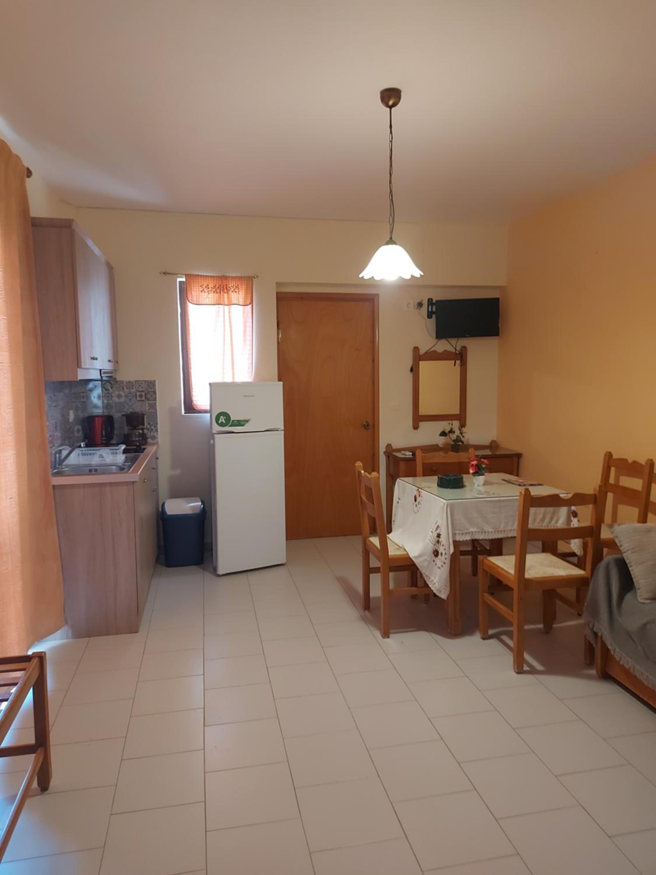 Double or Twin Room with Partial Sea View photo 2