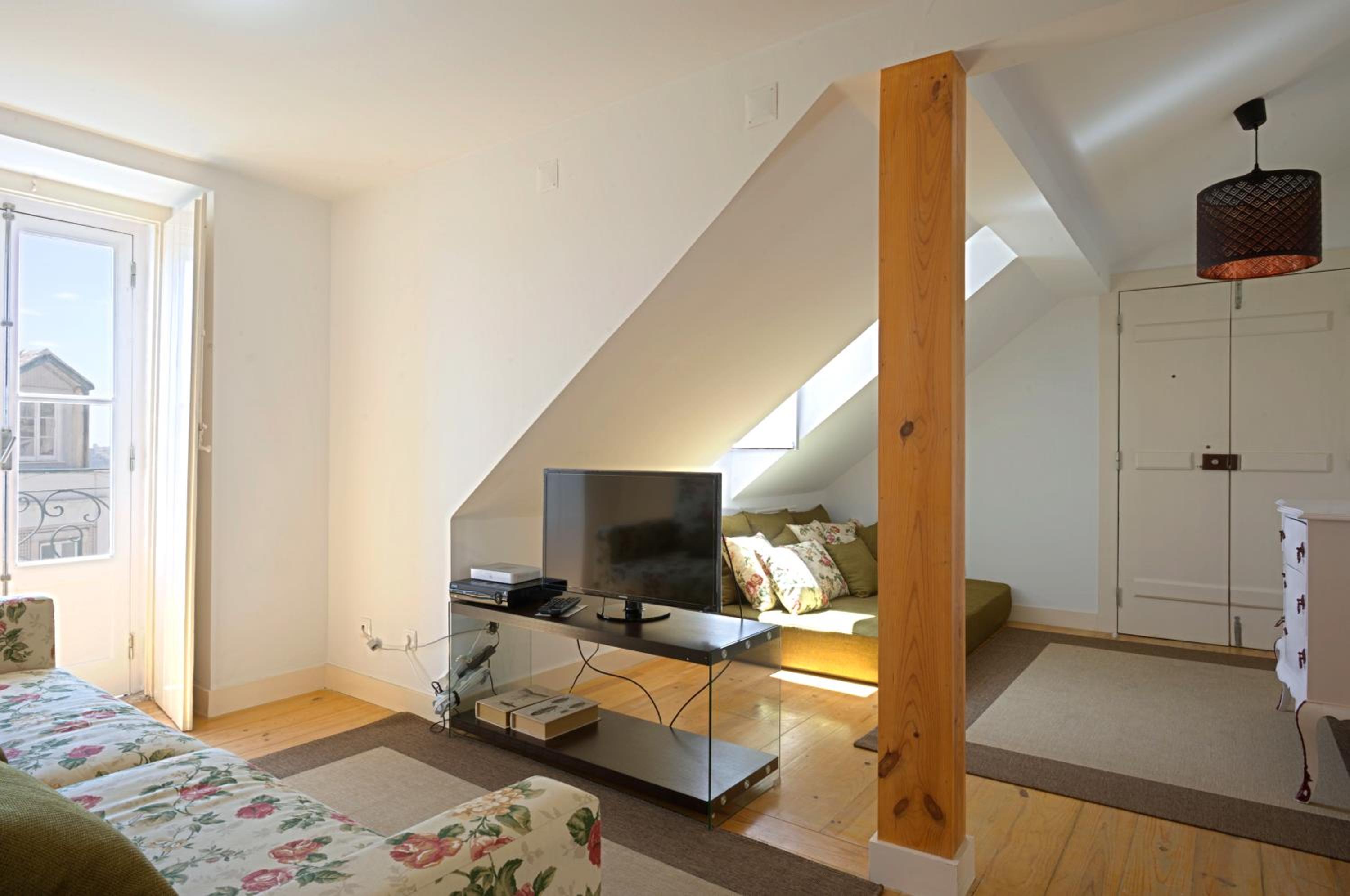 Two-Bedroom Superior Apartment with River and City View photo 1