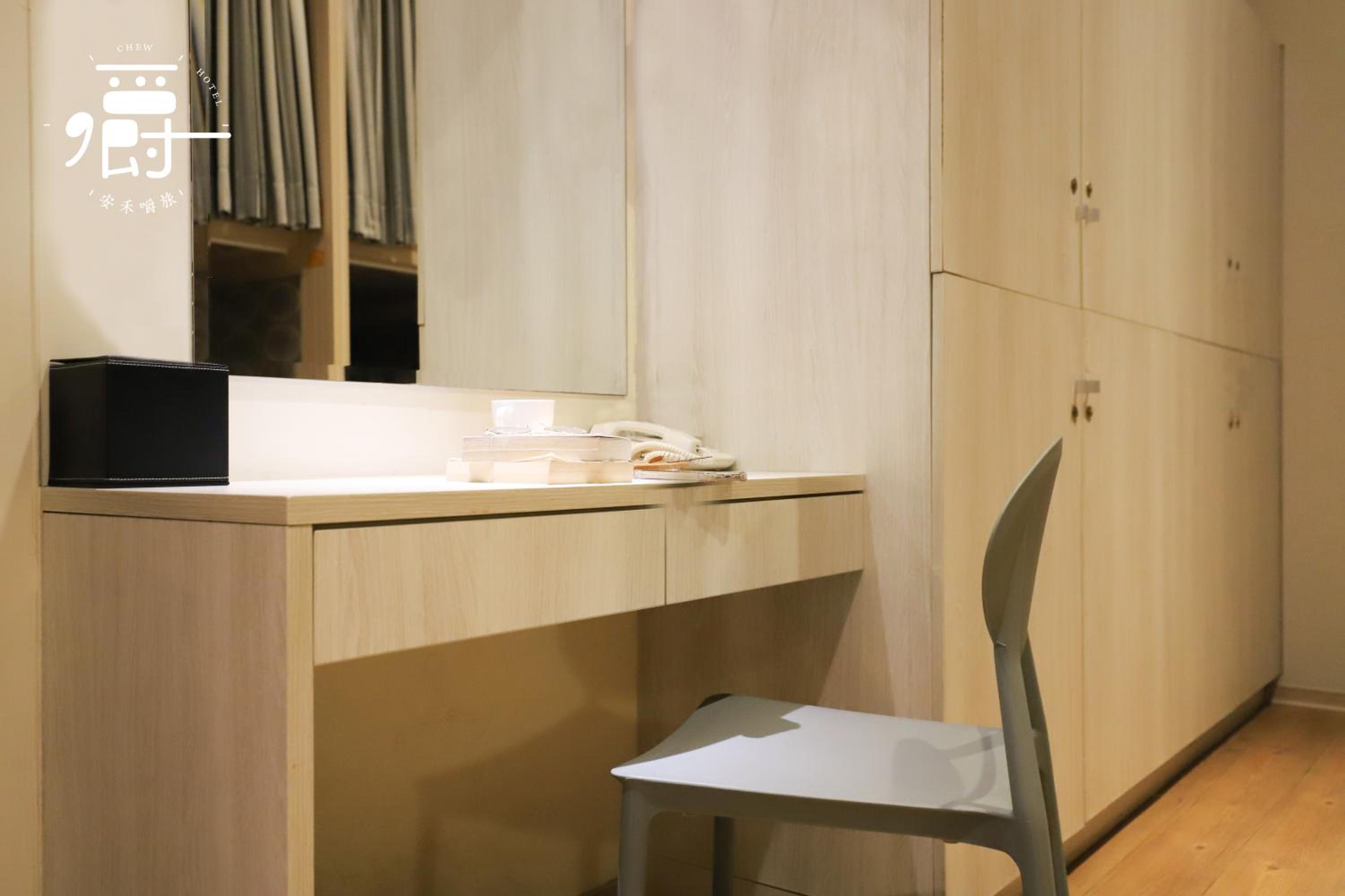 Bed in 8-Bed Male Dormitory Room photo 3