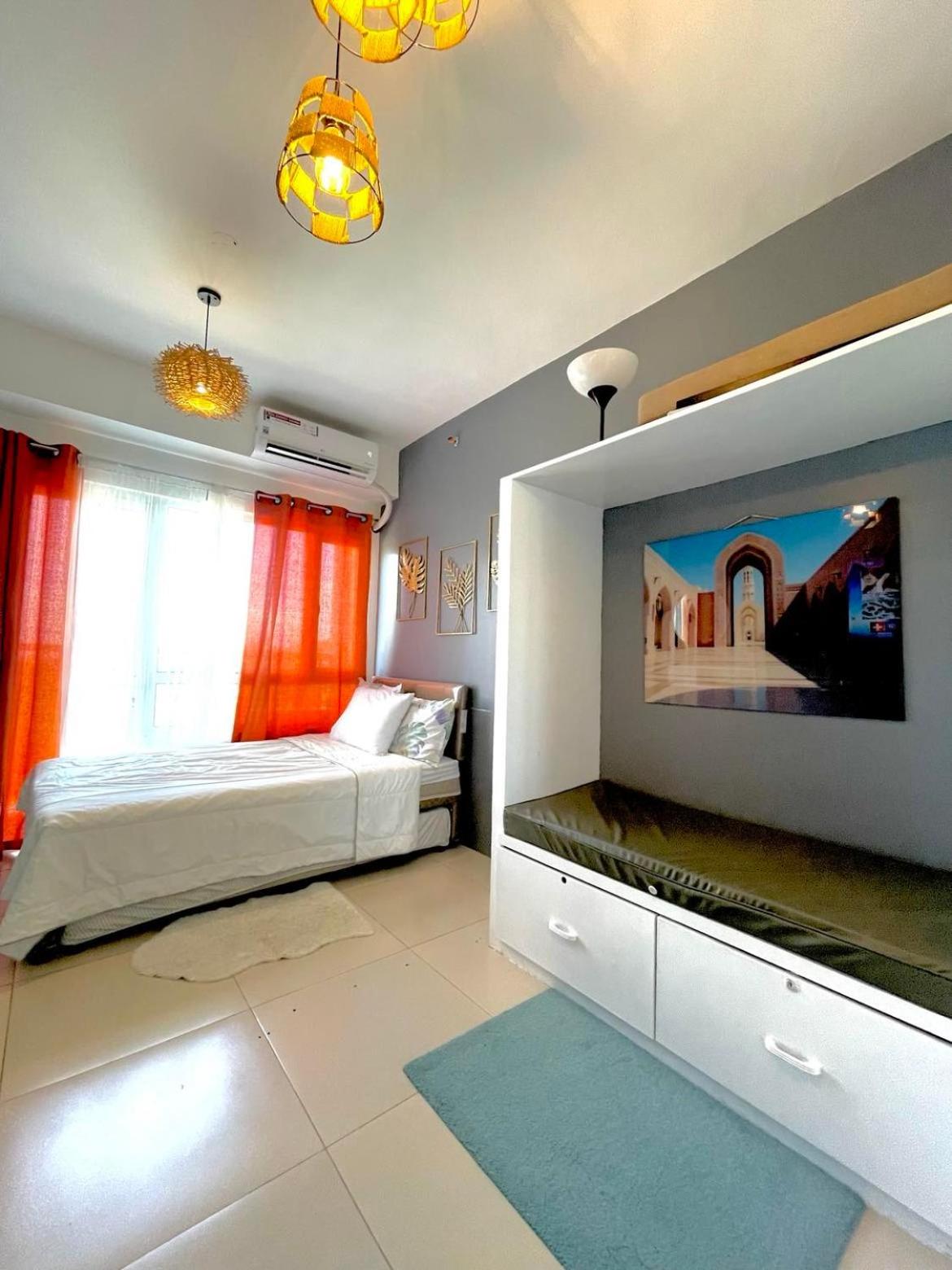 One-Bedroom Apartment - Photo 8