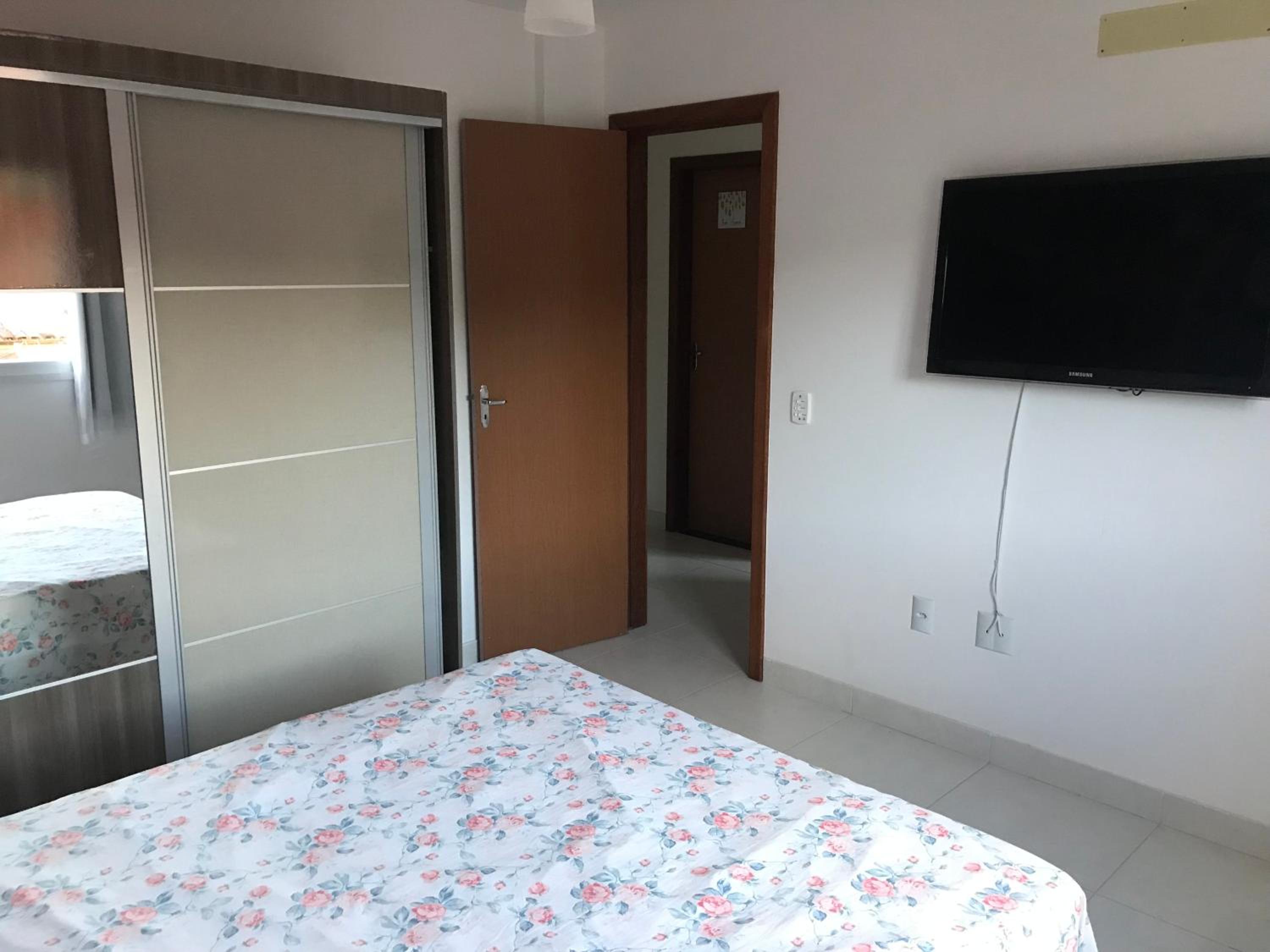 Three-Bedroom Apartment - Photo 14
