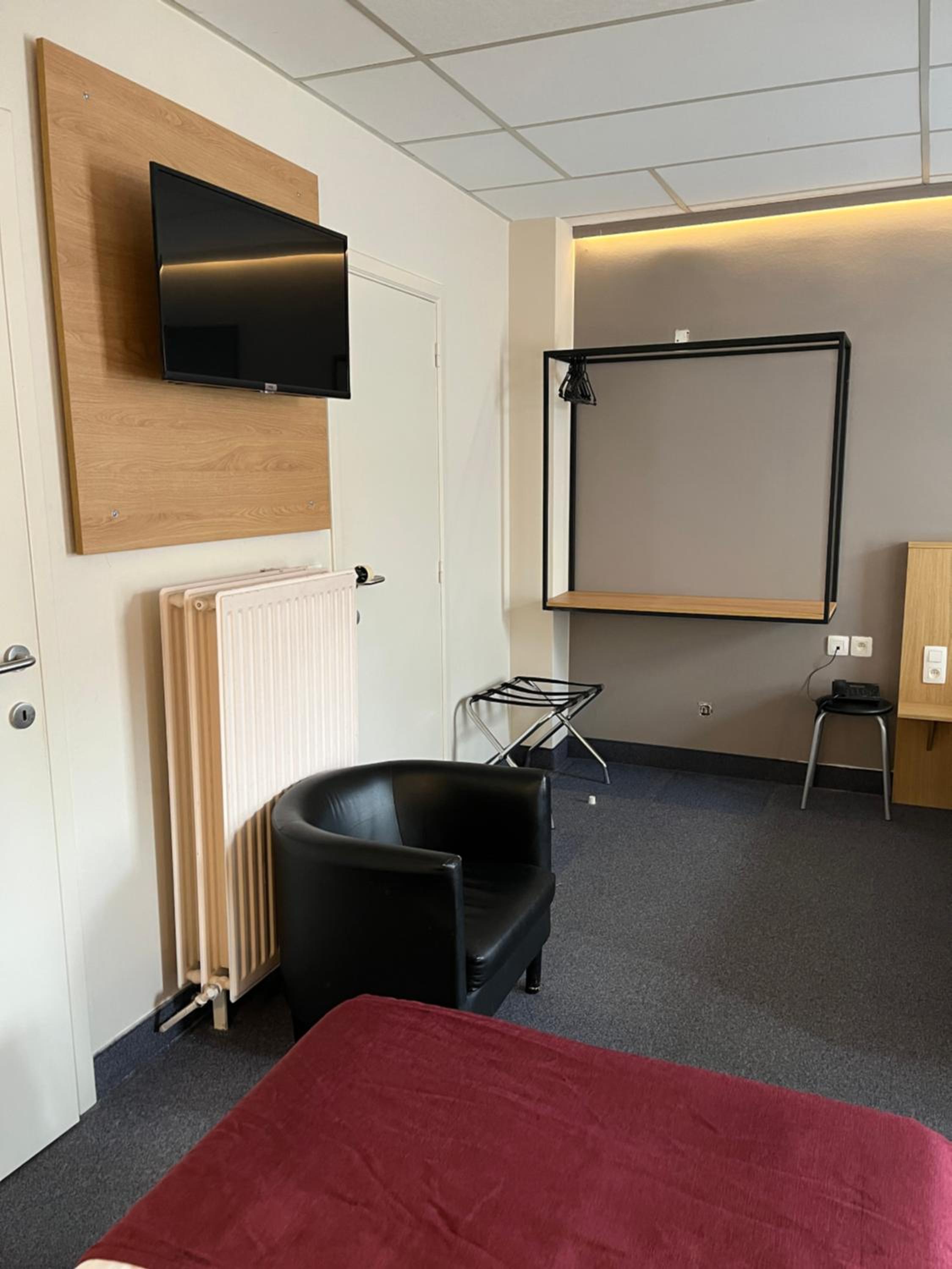 Quadruple Room - Photo 3